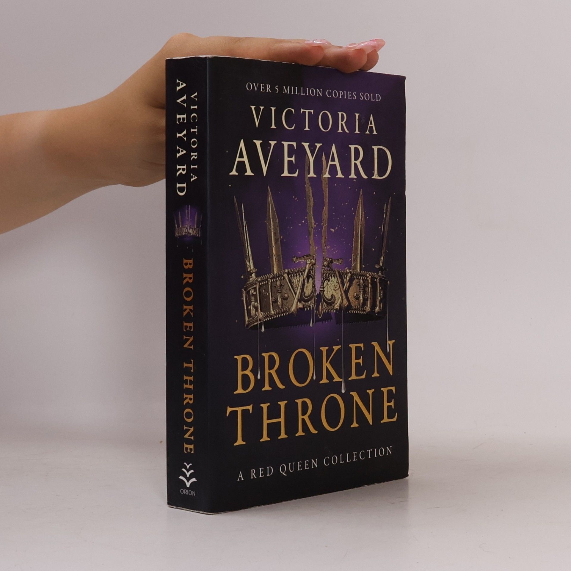 Victoria Aveyard Broken Throne