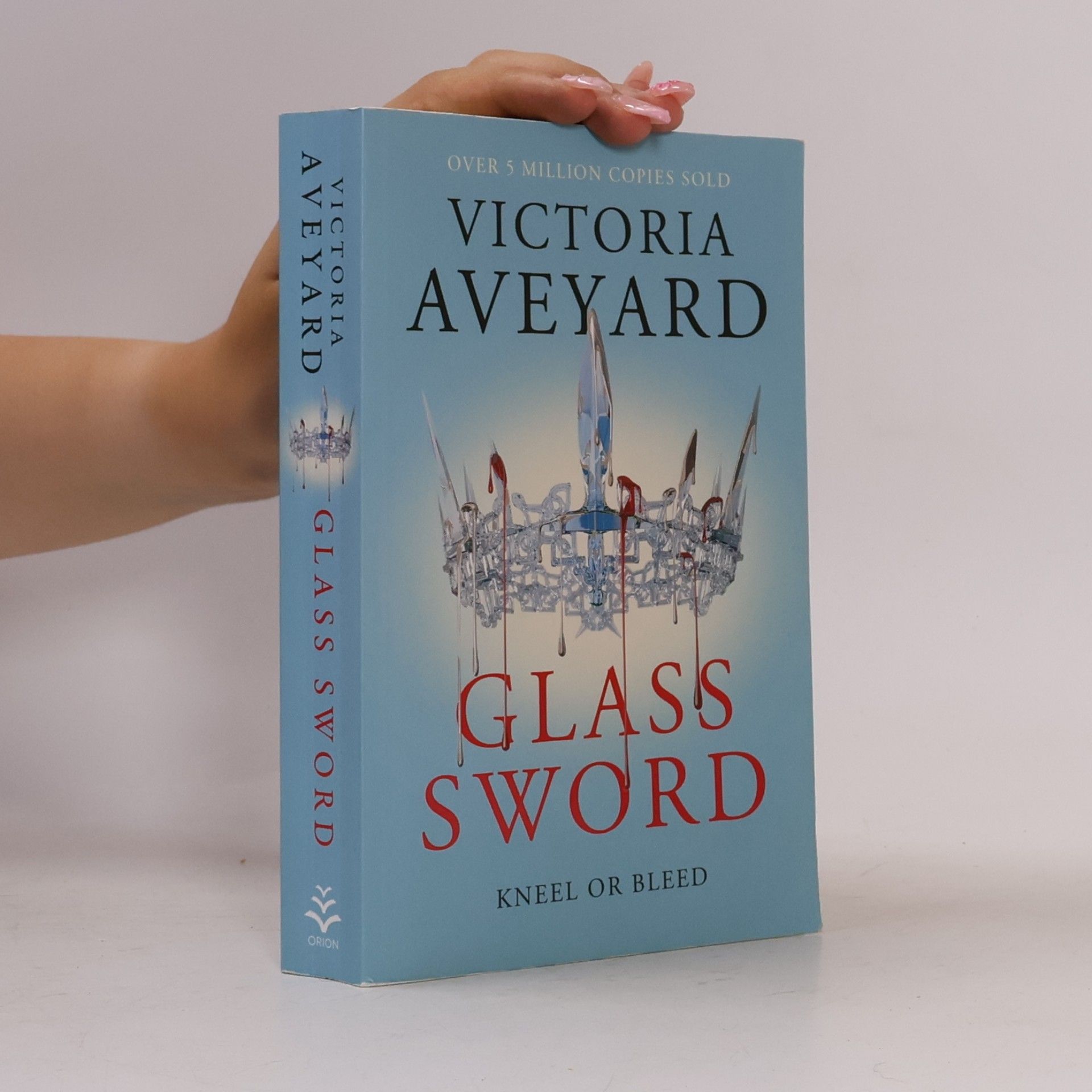 Victoria Aveyard Glass sword