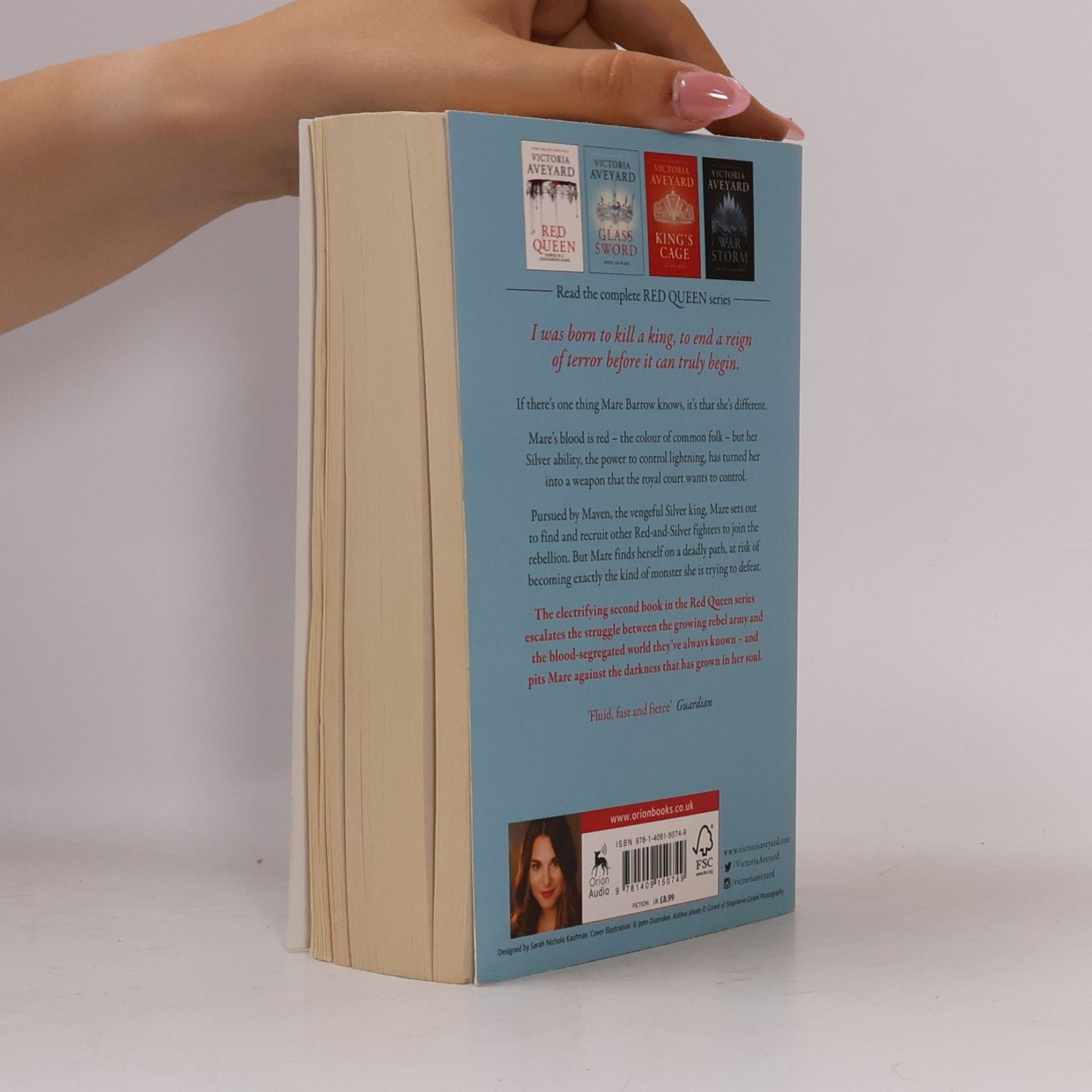 Victoria Aveyard Glass sword