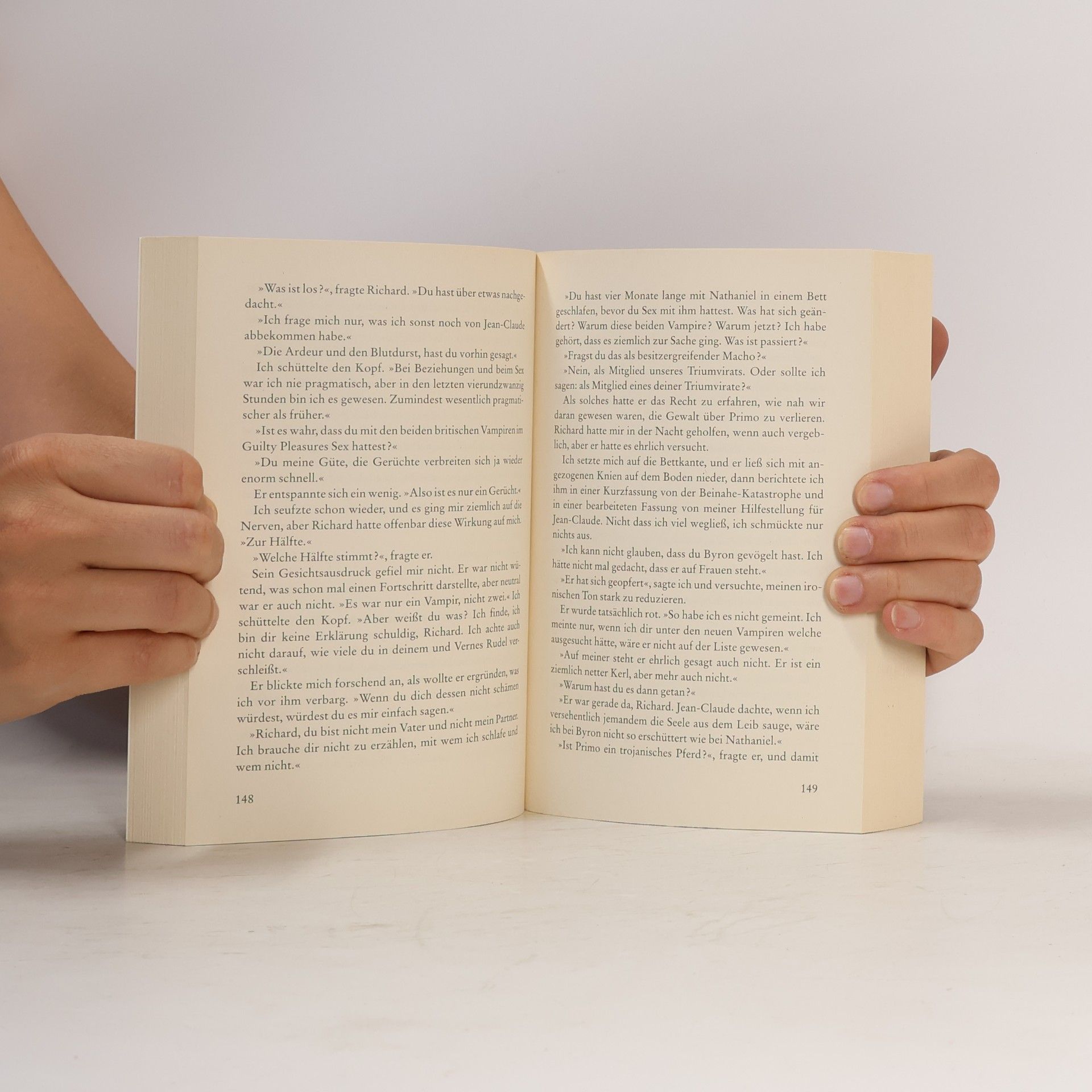 Laurell K. Hamilton Blinder Hunger