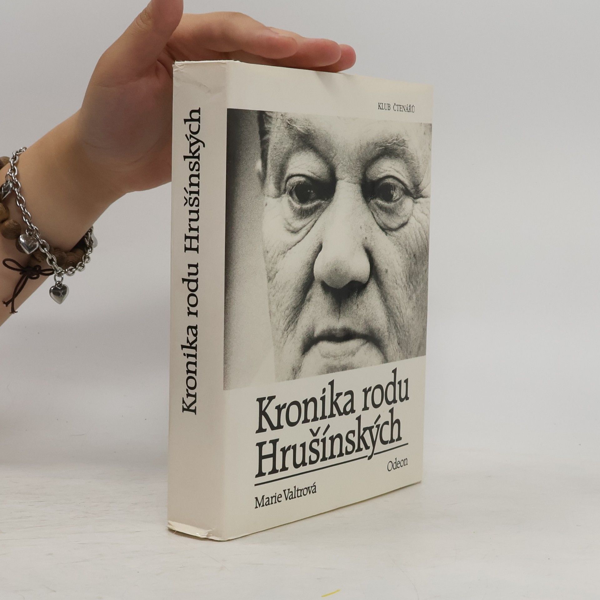 Marie Valtrová Kronika rodu Hrušínských