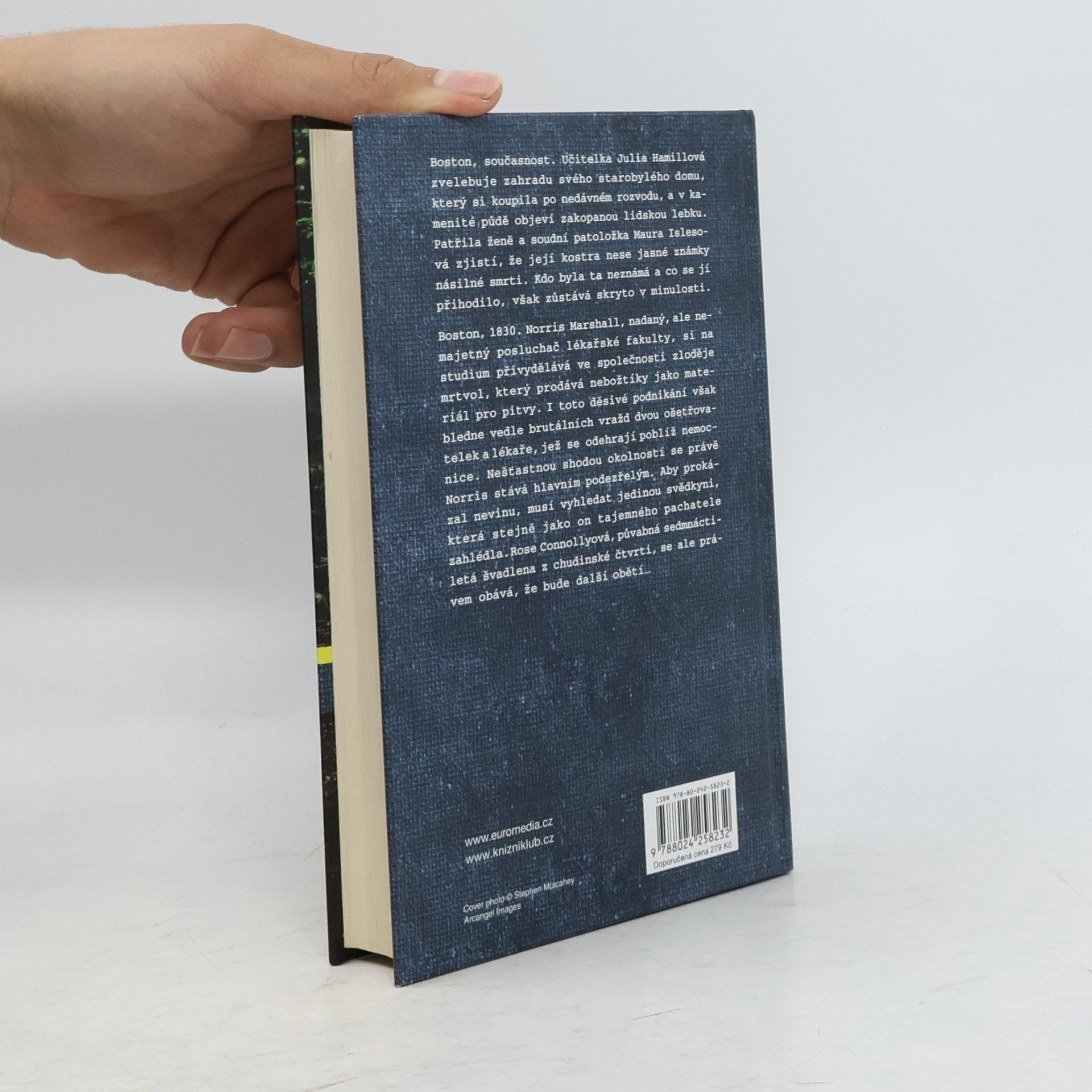 Tess Gerritsen Zahrada kostí