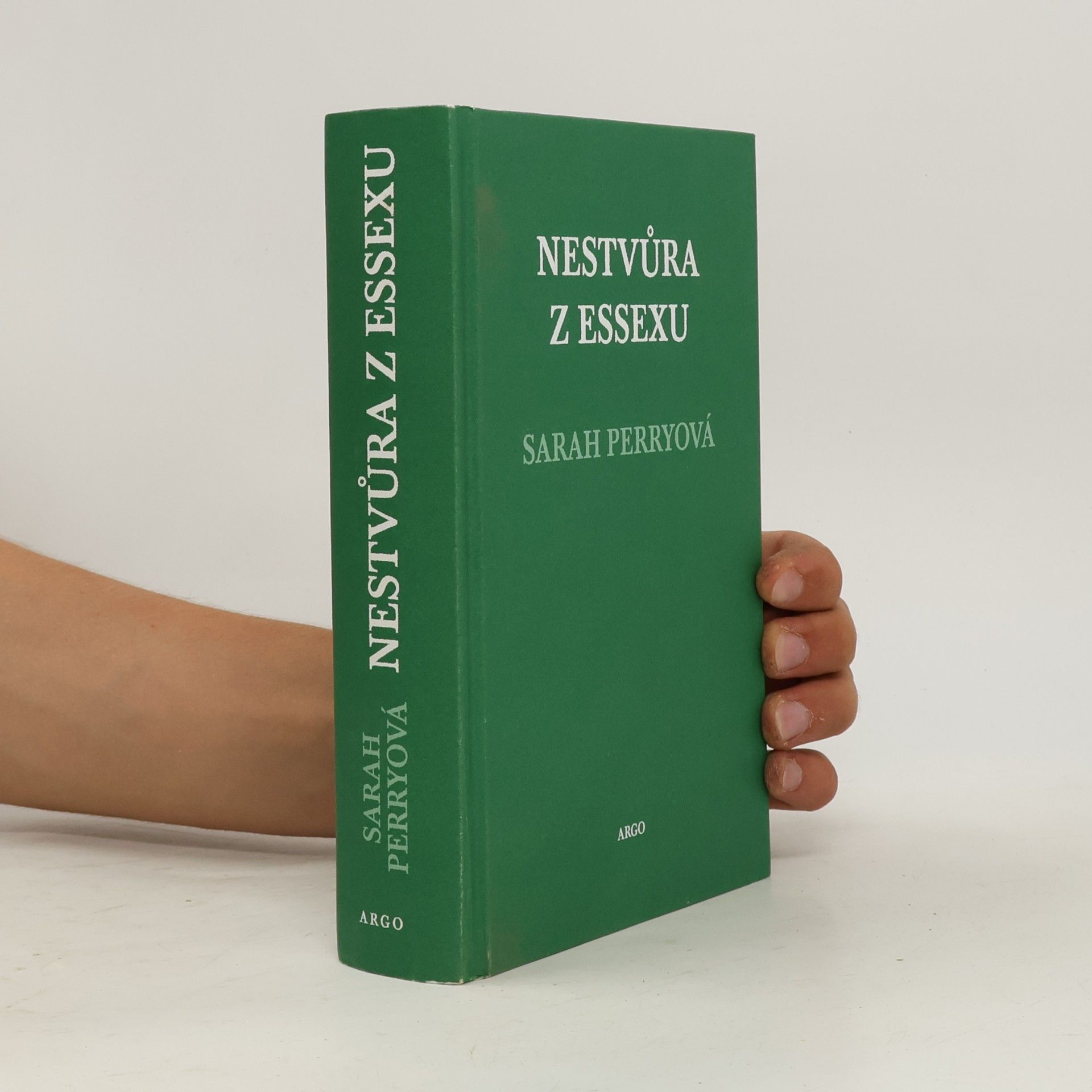 Sarah Perry Nestvůra z Essexu