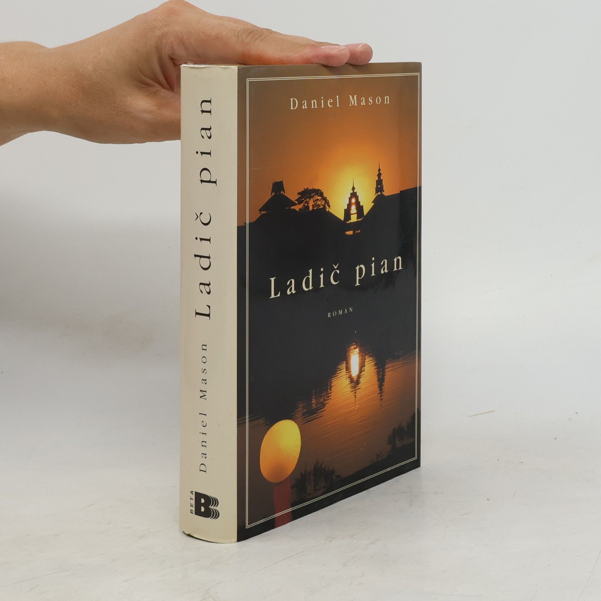 Daniel Mason Ladič pian : [román]
