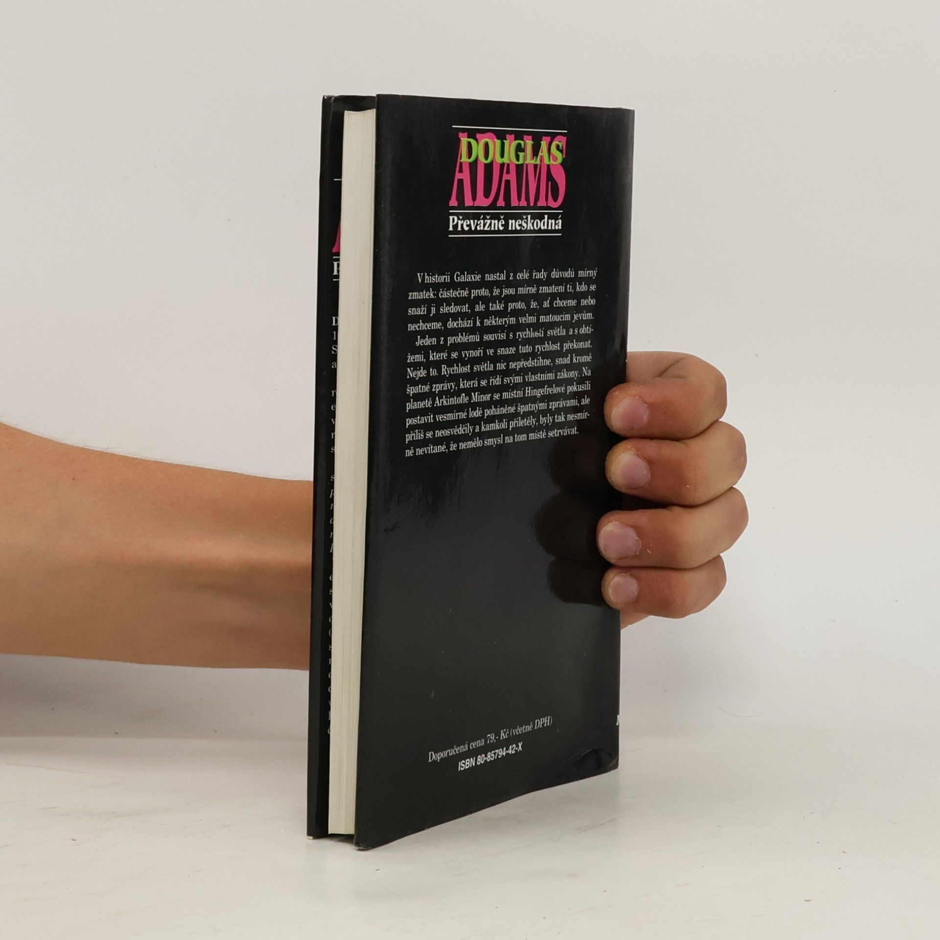 Douglas Adams Převážně neškodná