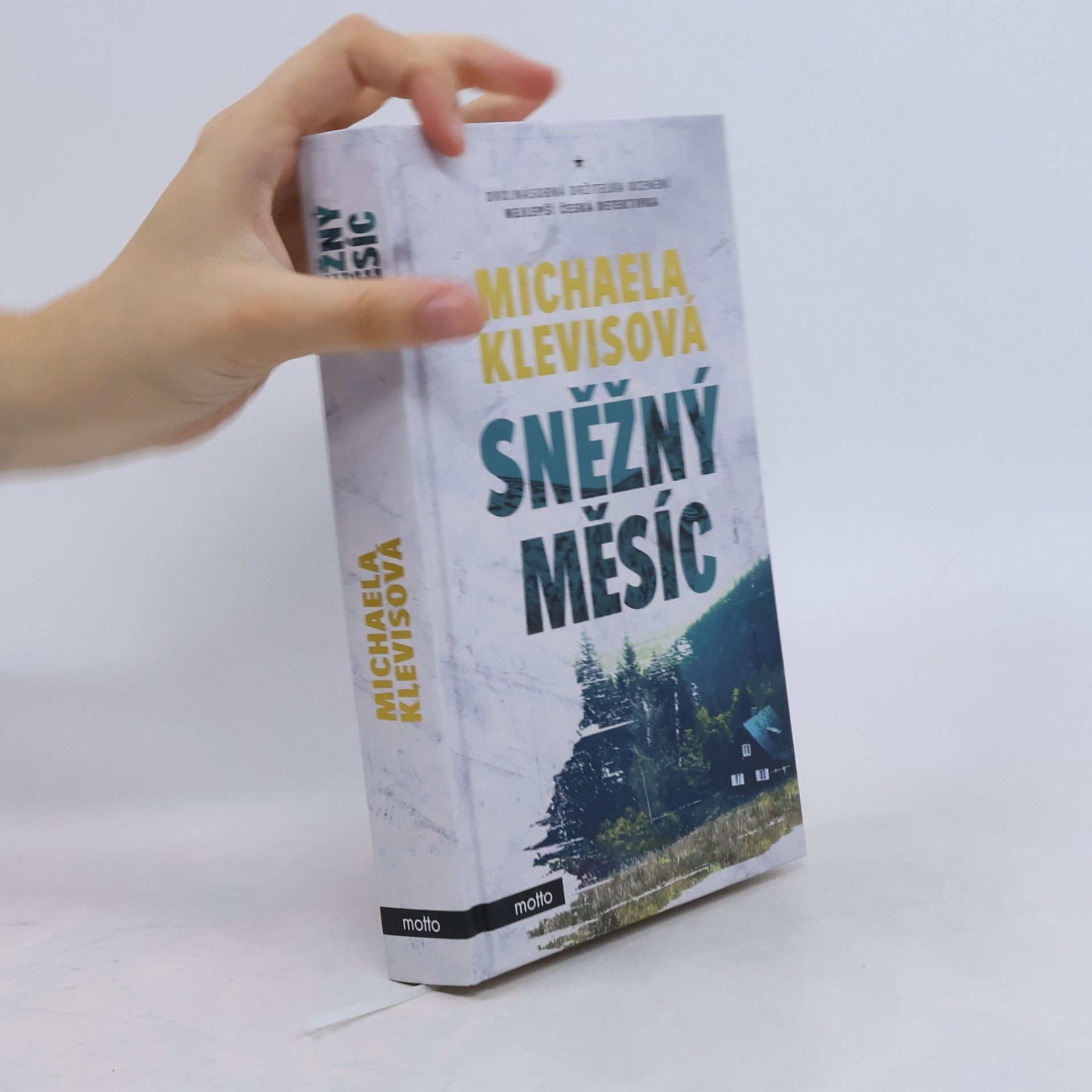 Michaela Klevisová Sněžný měsíc