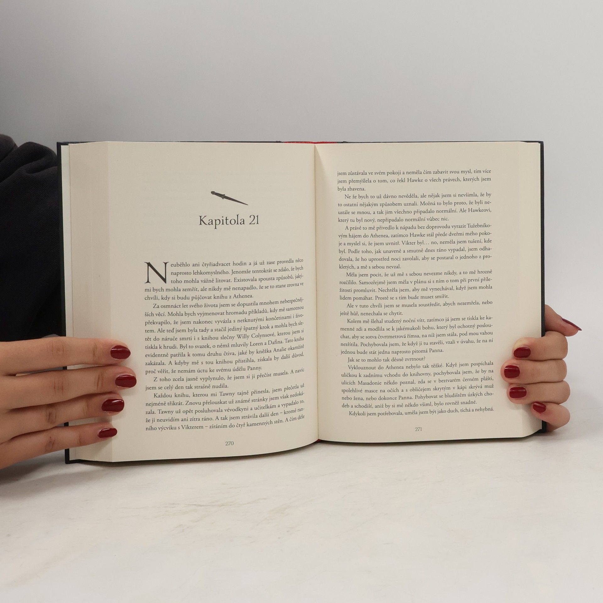 Jennifer Armentrout Z krve a popela