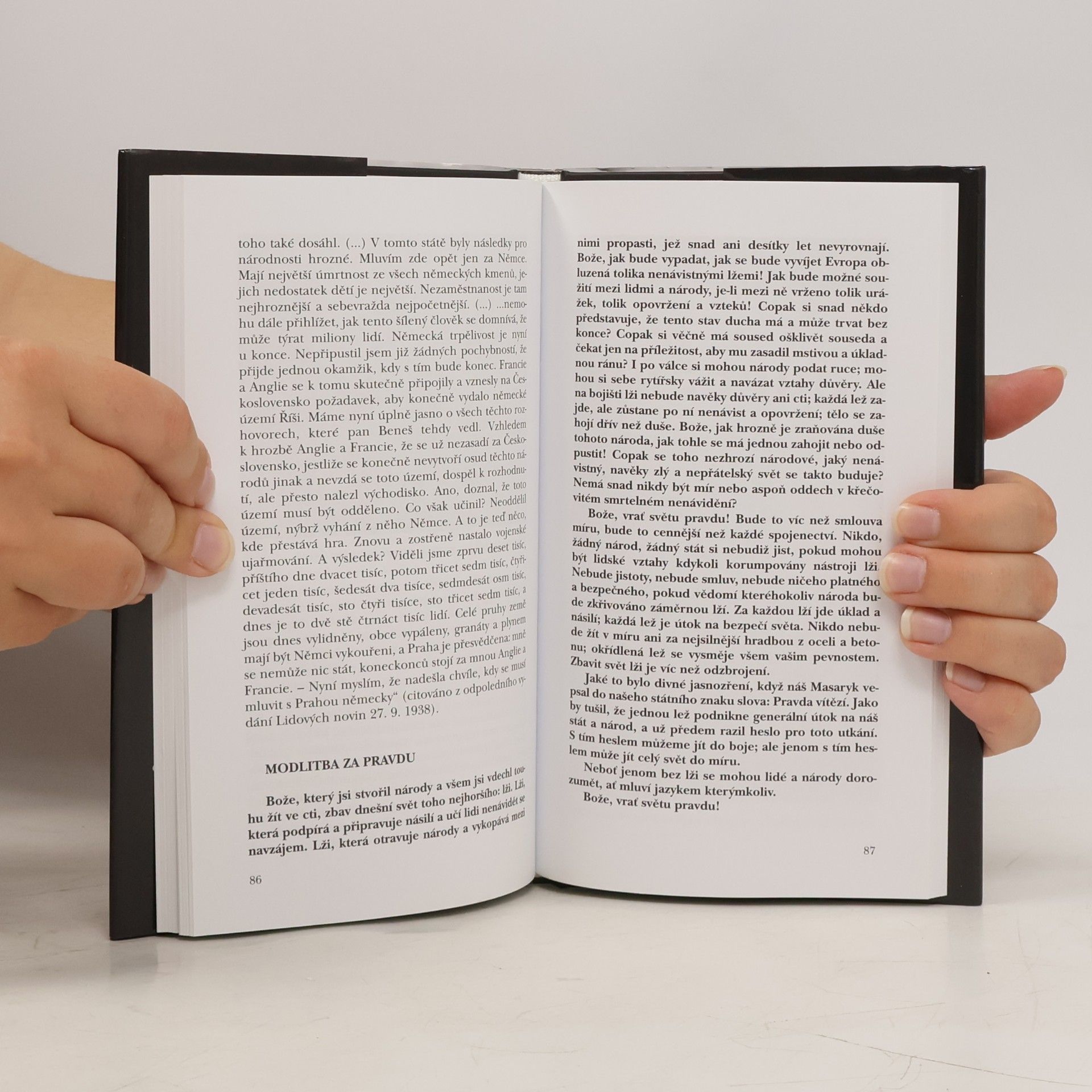 Karel Čapek Tichý hlas. Neznámé i známé texty z roku 1938
