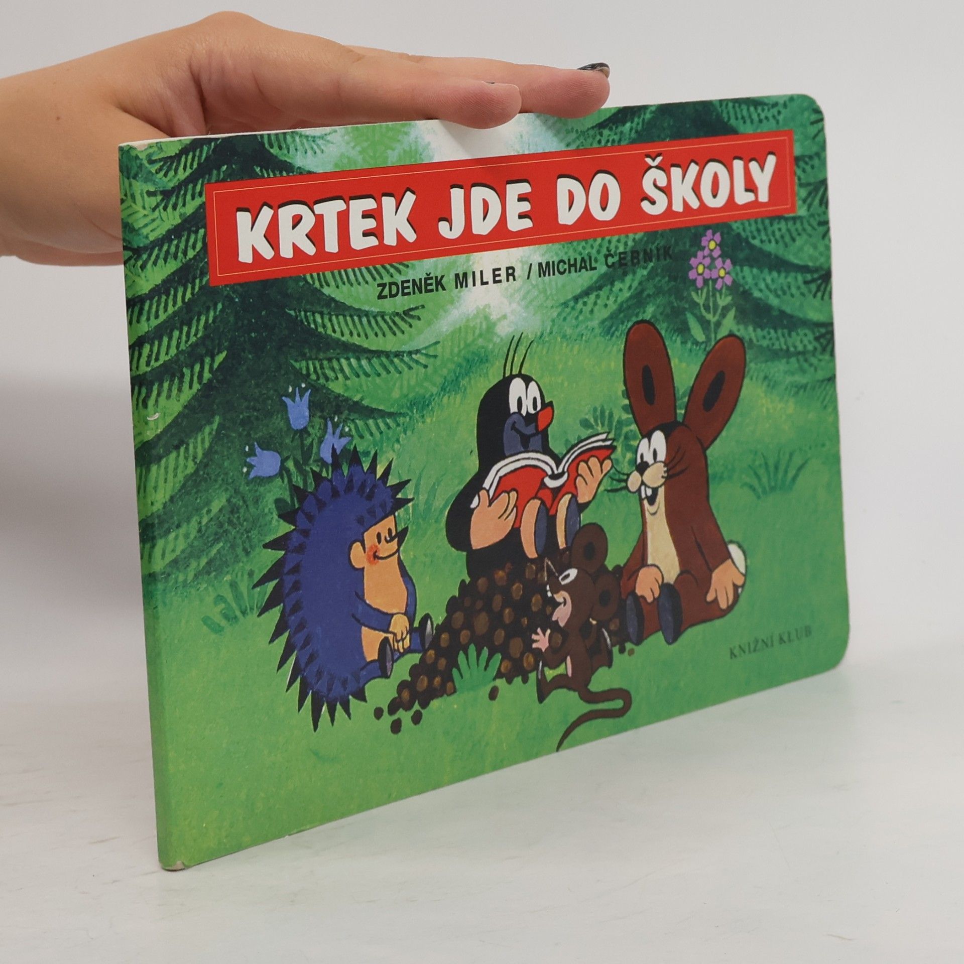 Zdeněk Miler Krtek jde do školy