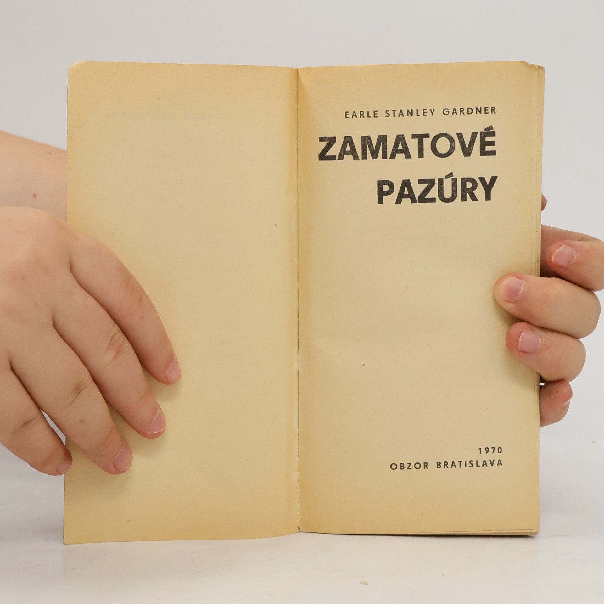 Erle Stanley Gardner Zamatové pazúry