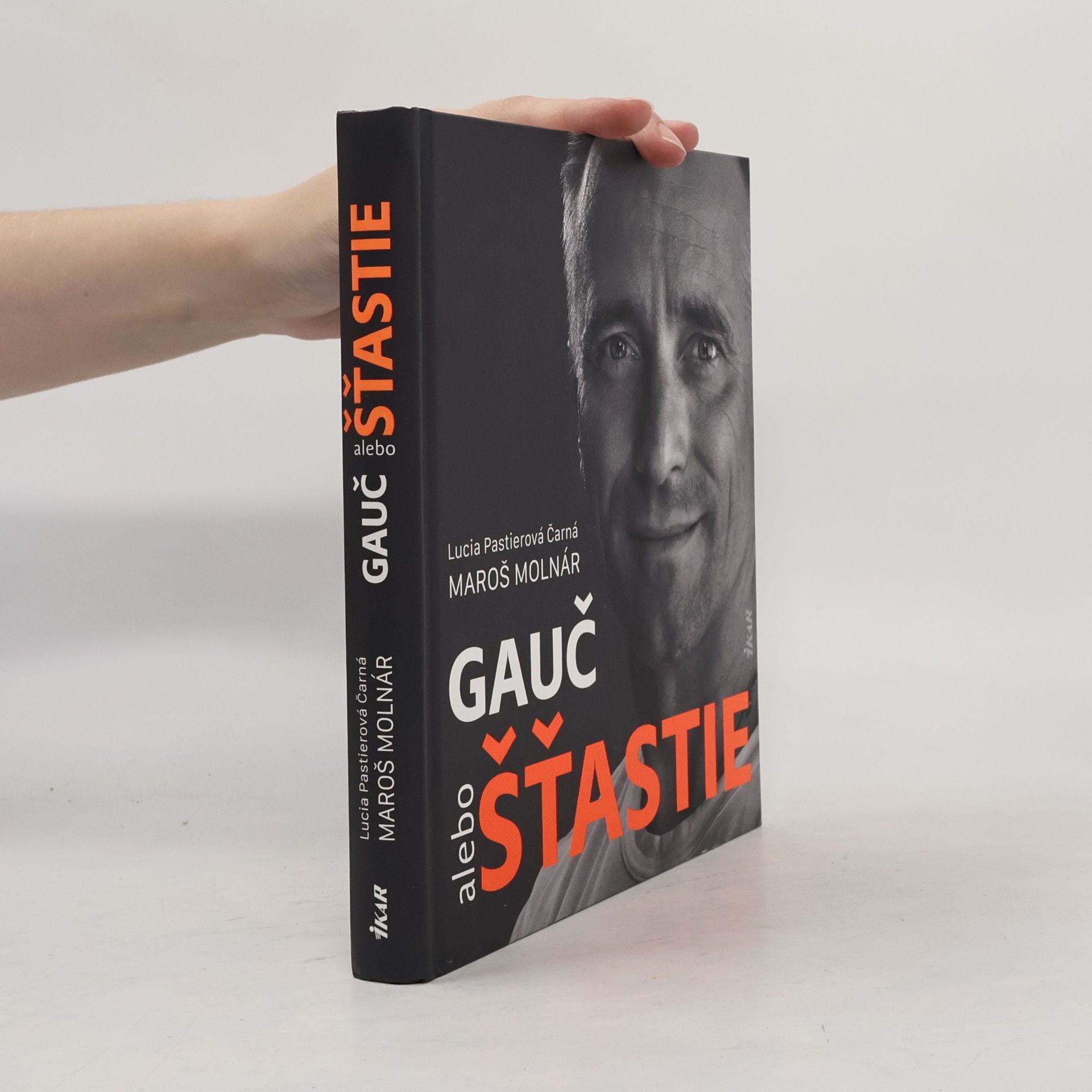 Lucia Pastierová Čarná Gauč alebo šťastie