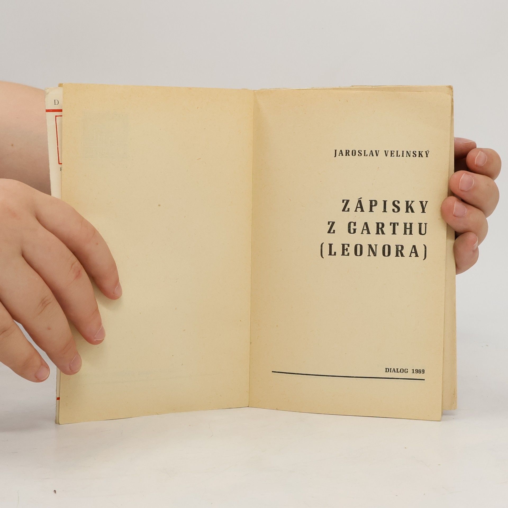 Jaroslav Velinský Zápisky z Garthu. Leonora