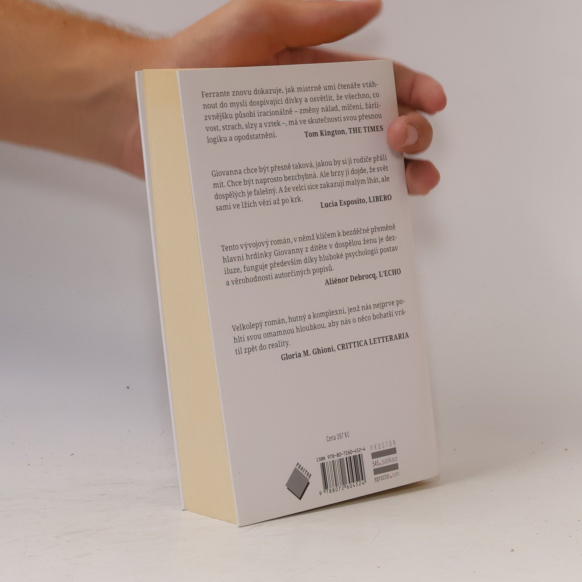 Elena Ferrante Prolhaný život dospělých