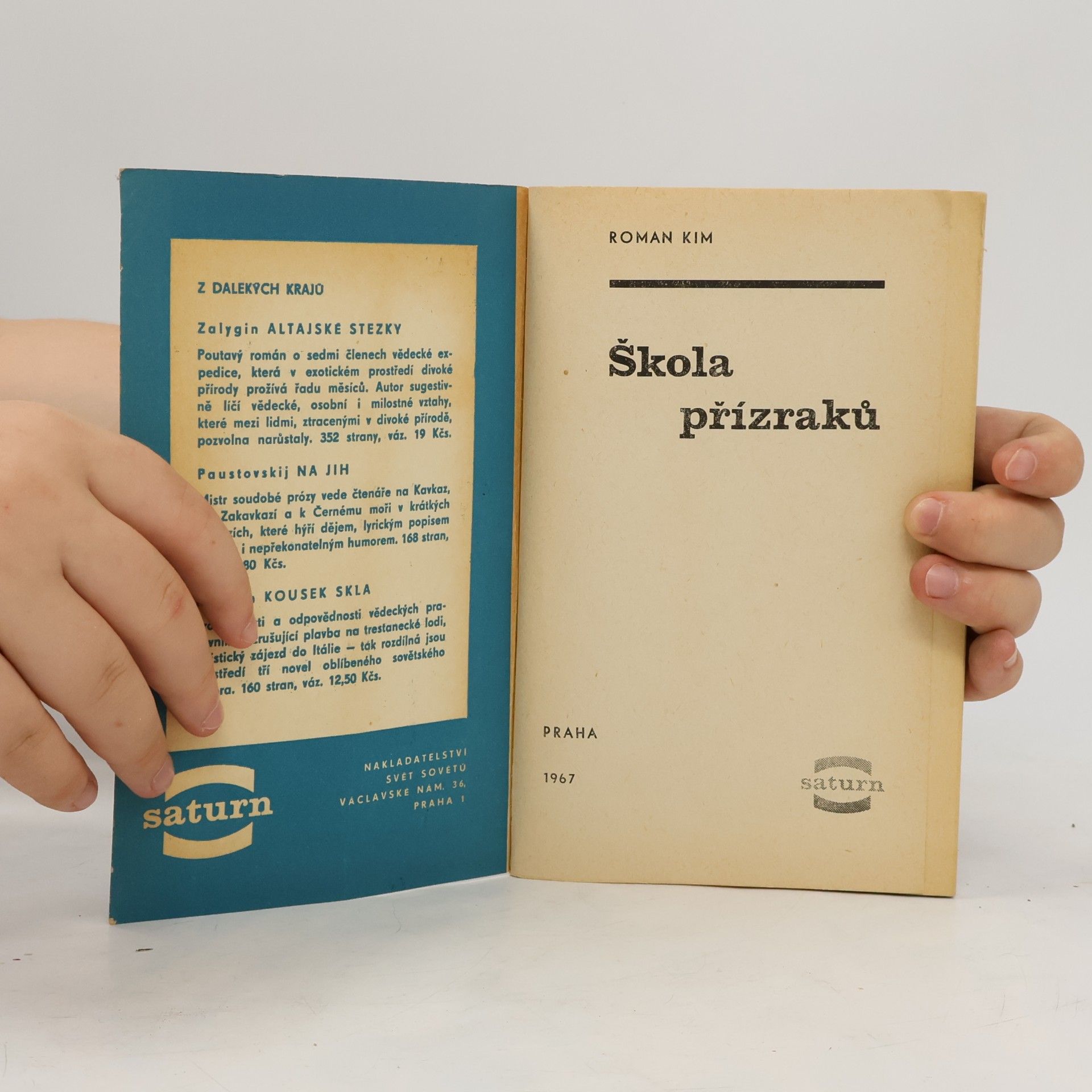 Roman Kim Škola přízraků