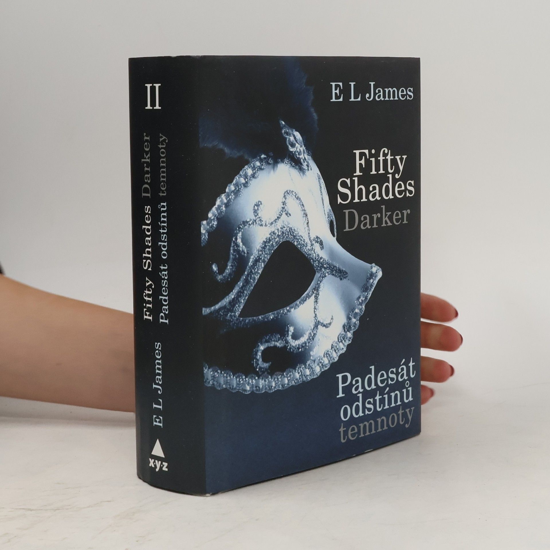 E. L. James Padesát odstínů temnoty