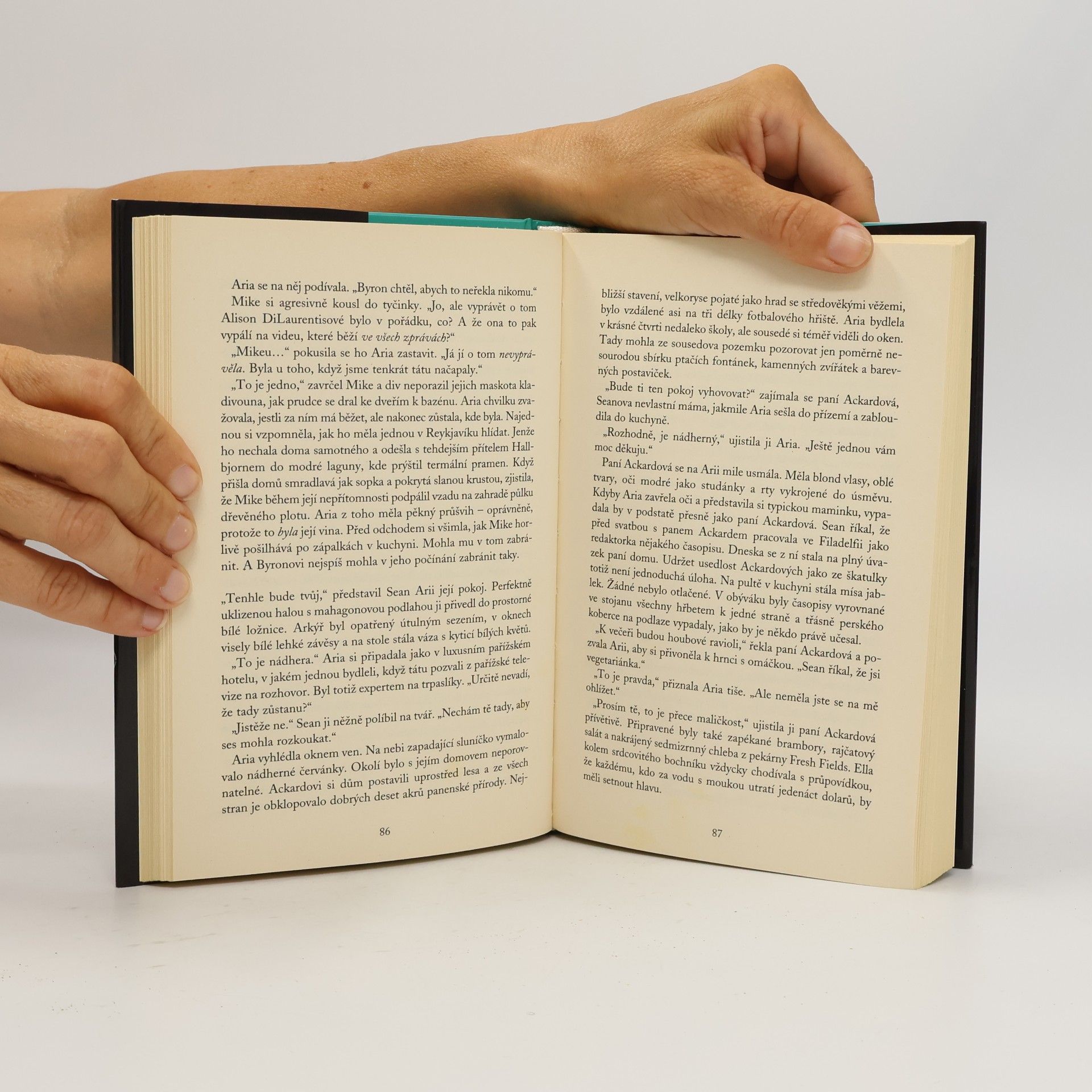 Sara Shepard Roztomilé malé lhářky: Dokonalé