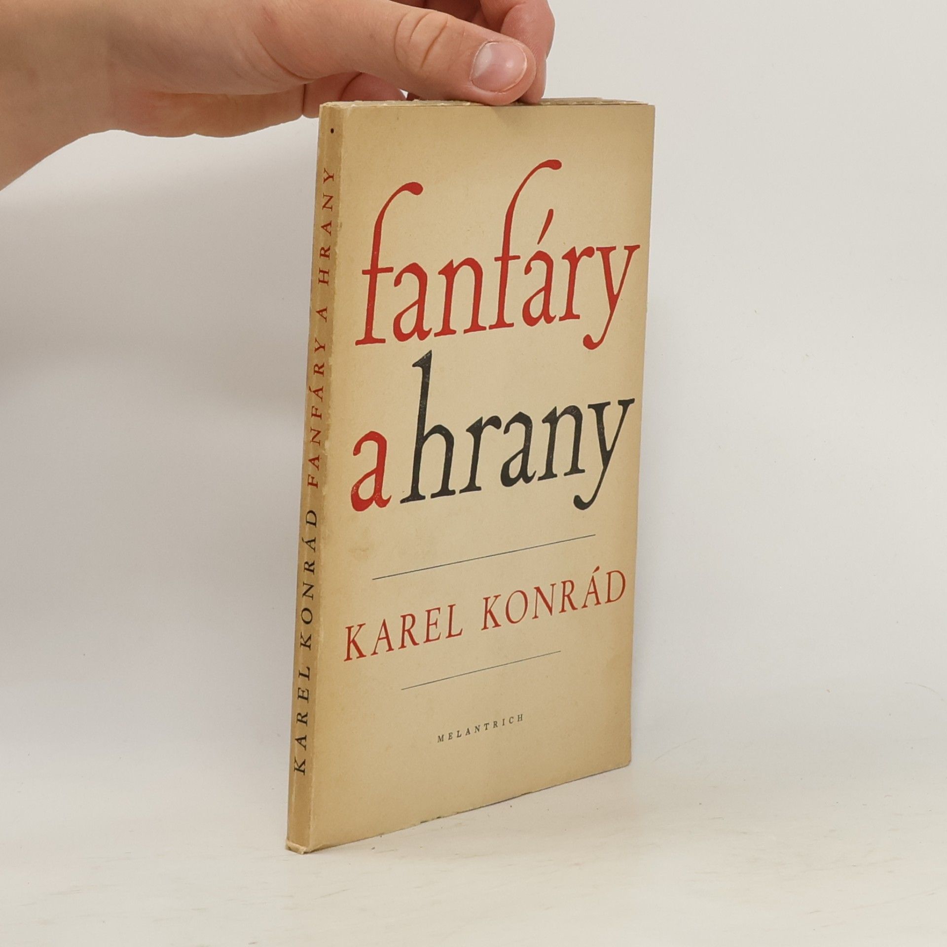Fanfáry a hrany