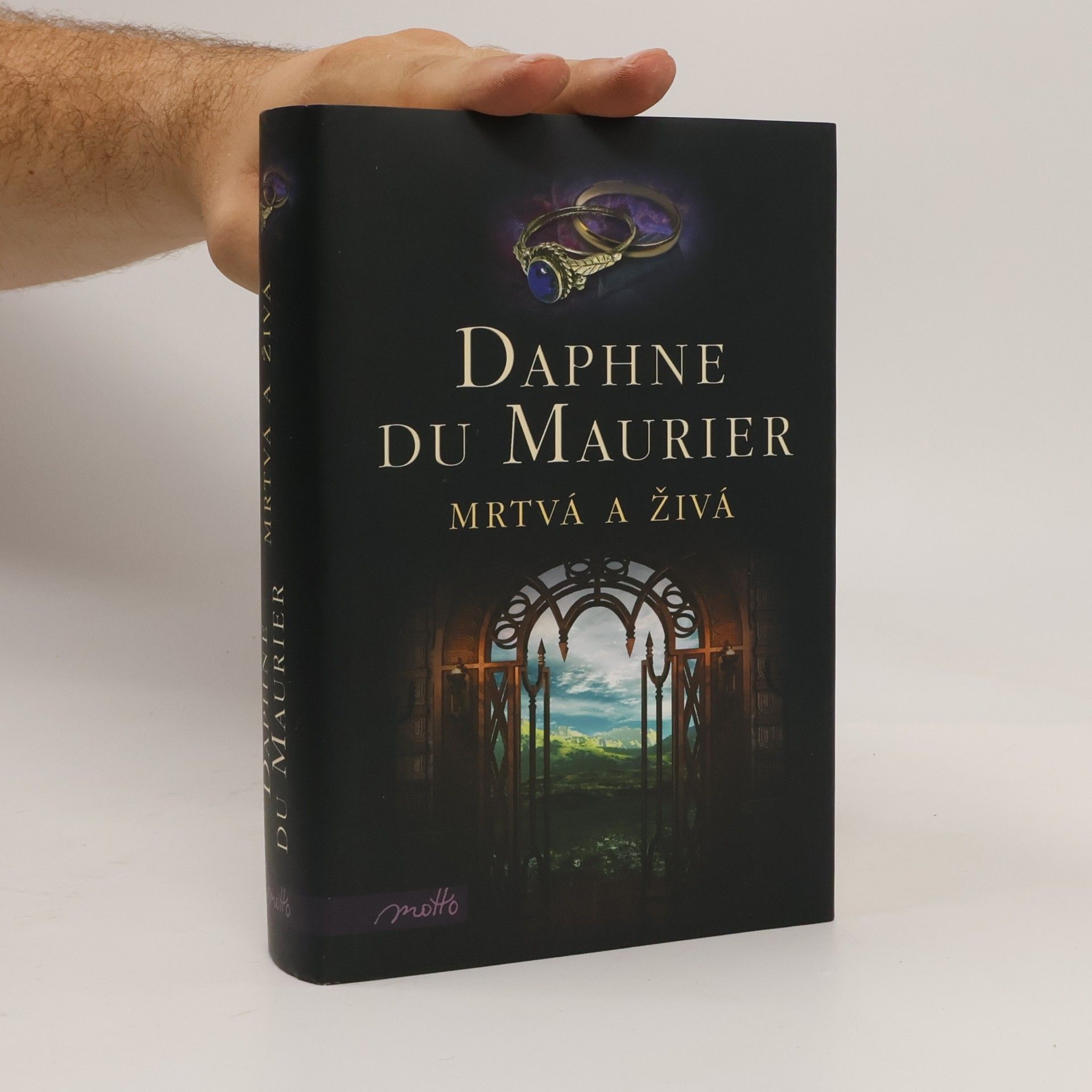 Daphne Du Maurier Mrtvá a živá