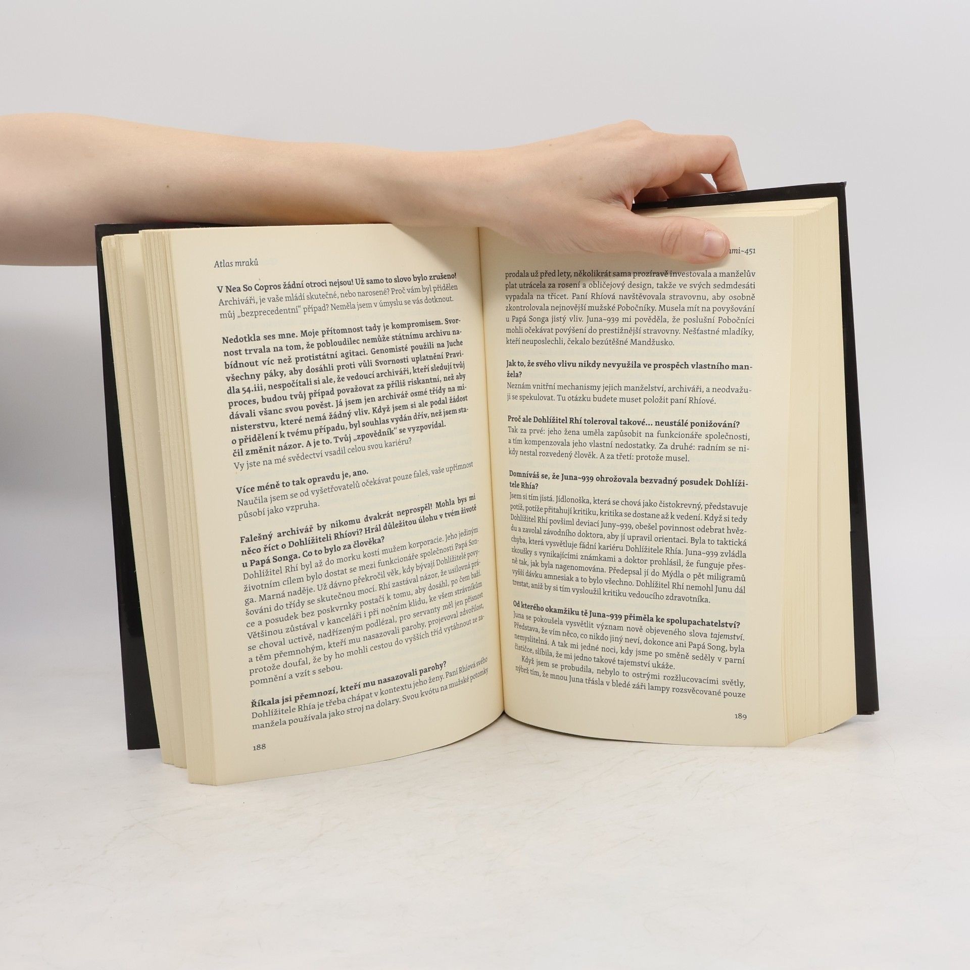 David Mitchell Atlas mraků