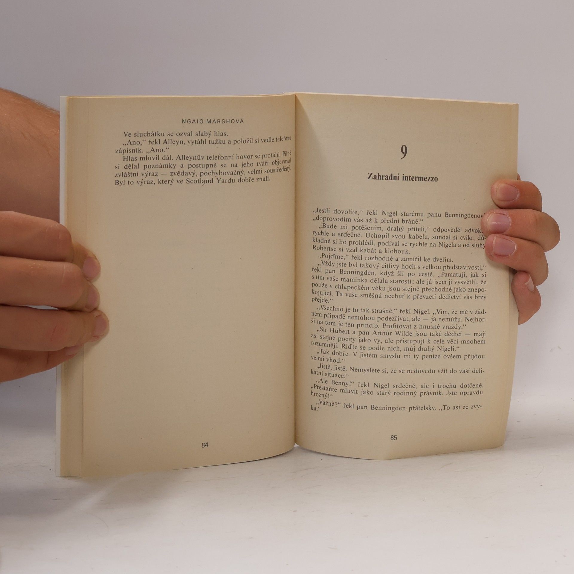 Ngaio Marsh ...a ležel tam mrtvý muž