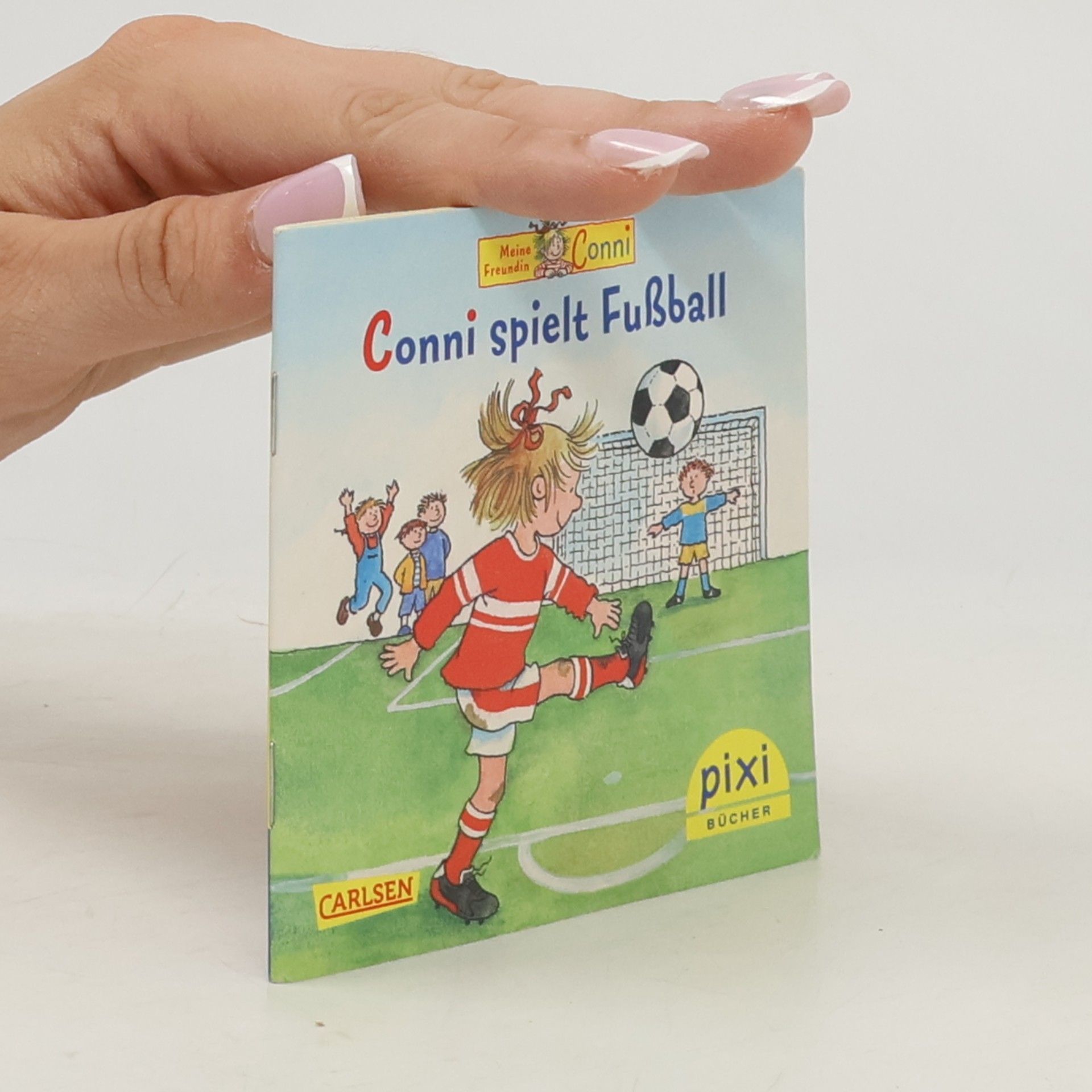 Liane Schneider Conni spielt Fußball