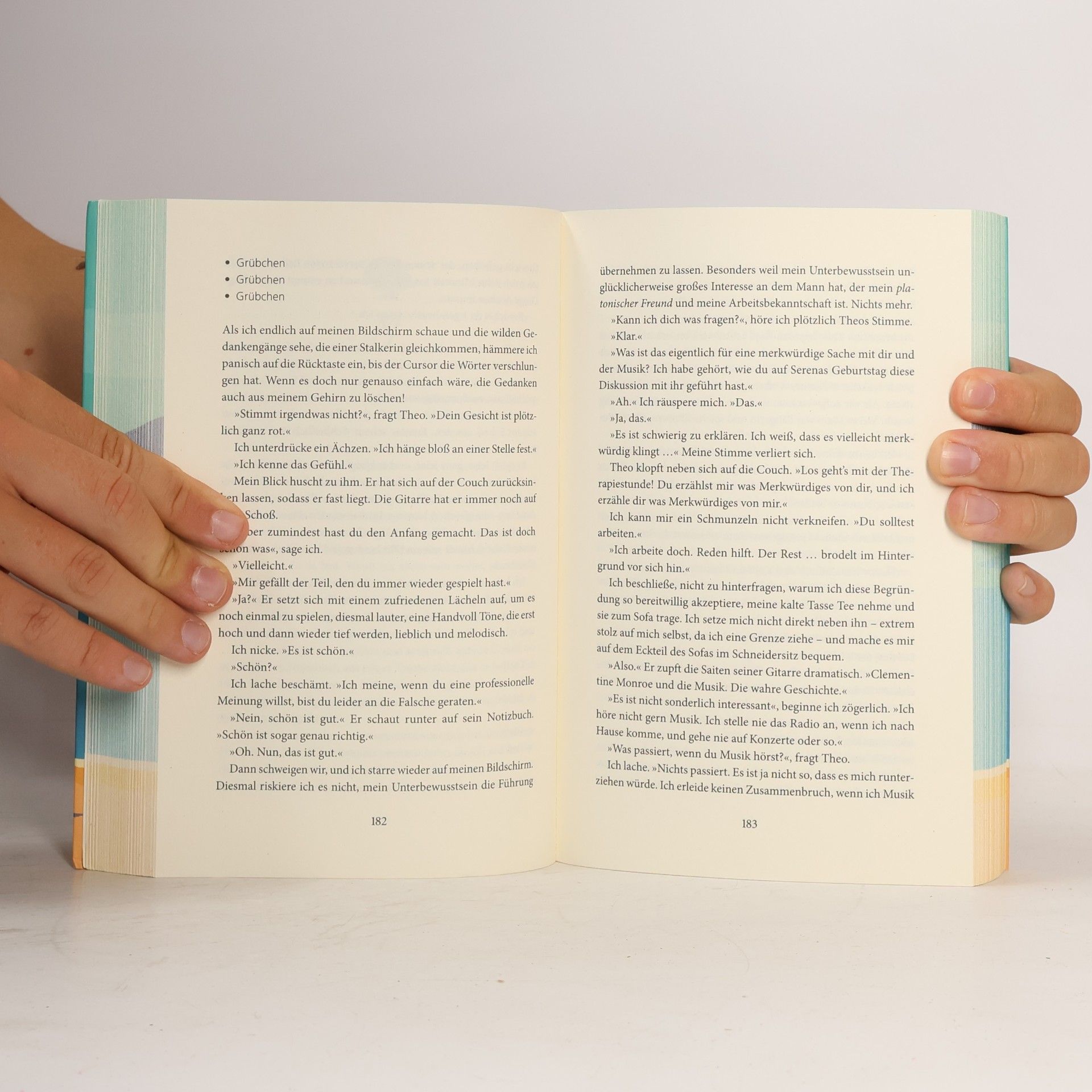 Laura Wood Under Your Spell – Dein Verstand sagt Nein. Aber dein Herz Ja.. Roman - Mit farbig gestaltetem Buchschnitt – nur in limitierter Erstauflage der gedruckten Ausgabe