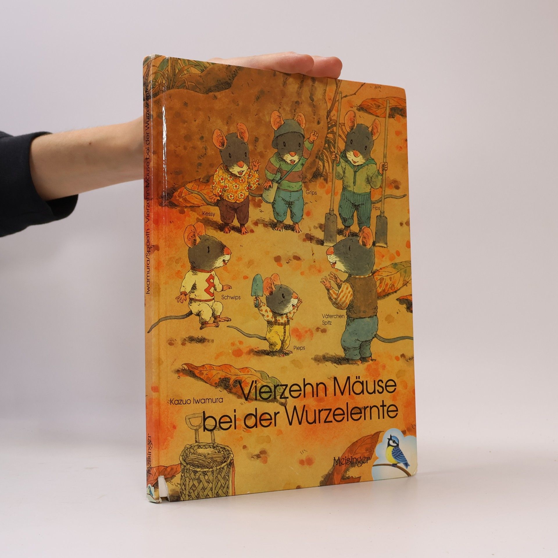 Vierzehn Mäuse bei der Wurzelernte