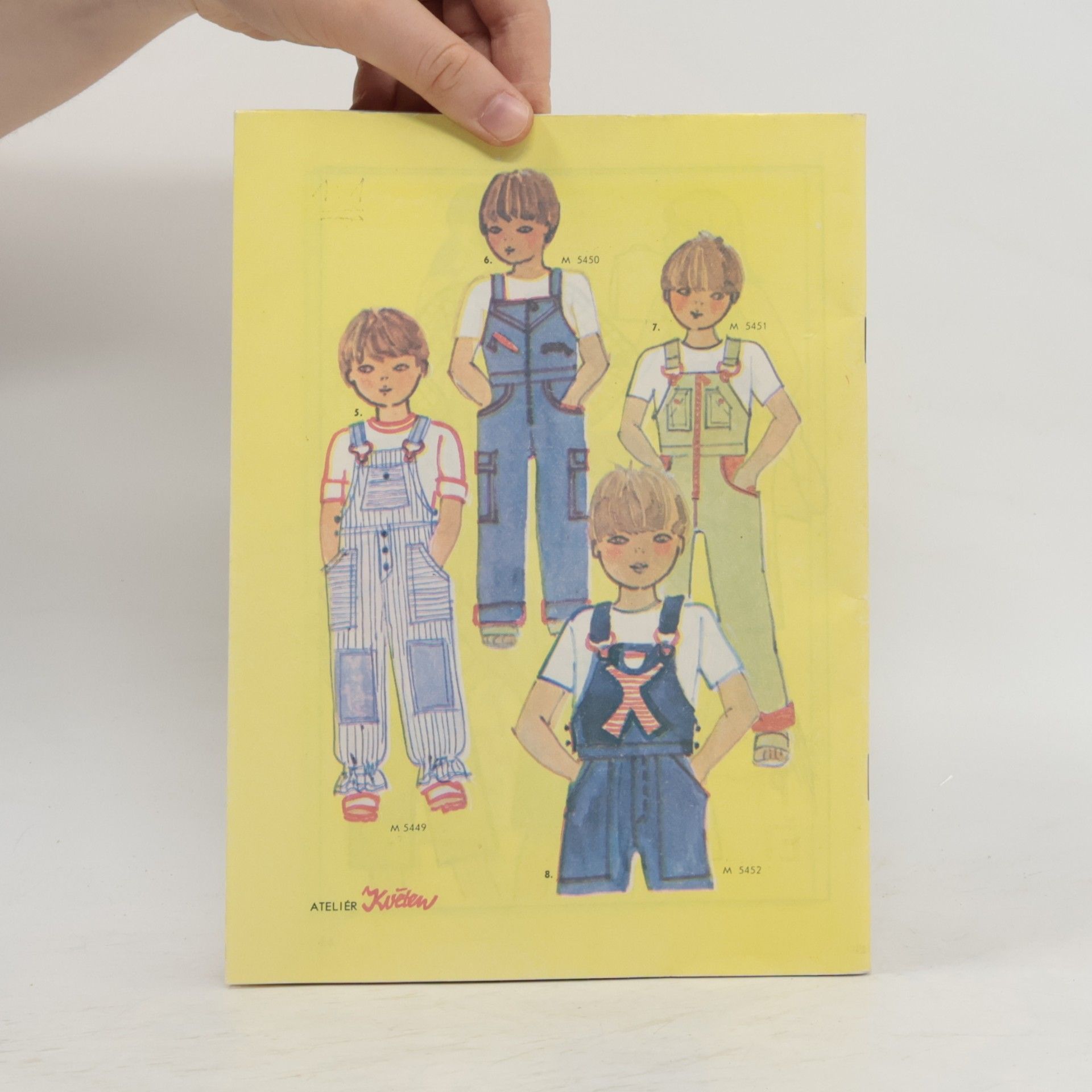 Autorenkollektiv Šijeme a přešíváme dětem. Kolexe IX./1985 - Číslo 110