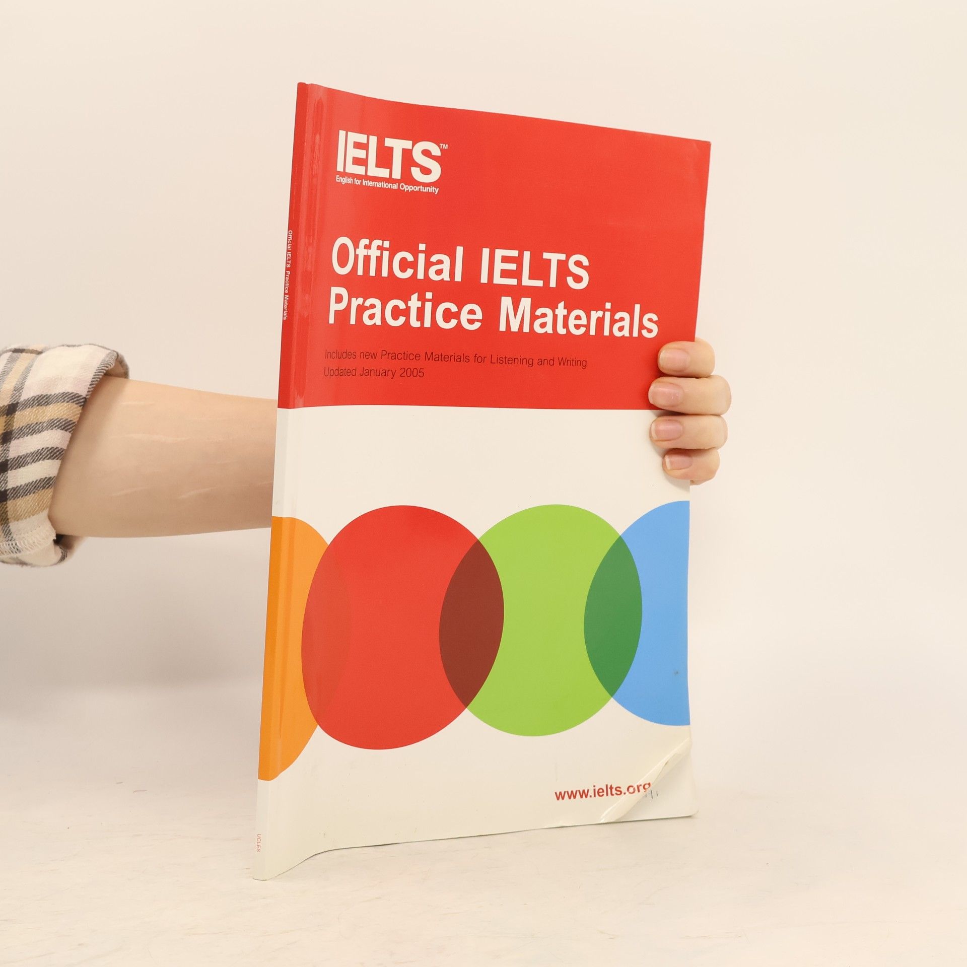 Various authors Official IELTS Practice Materials