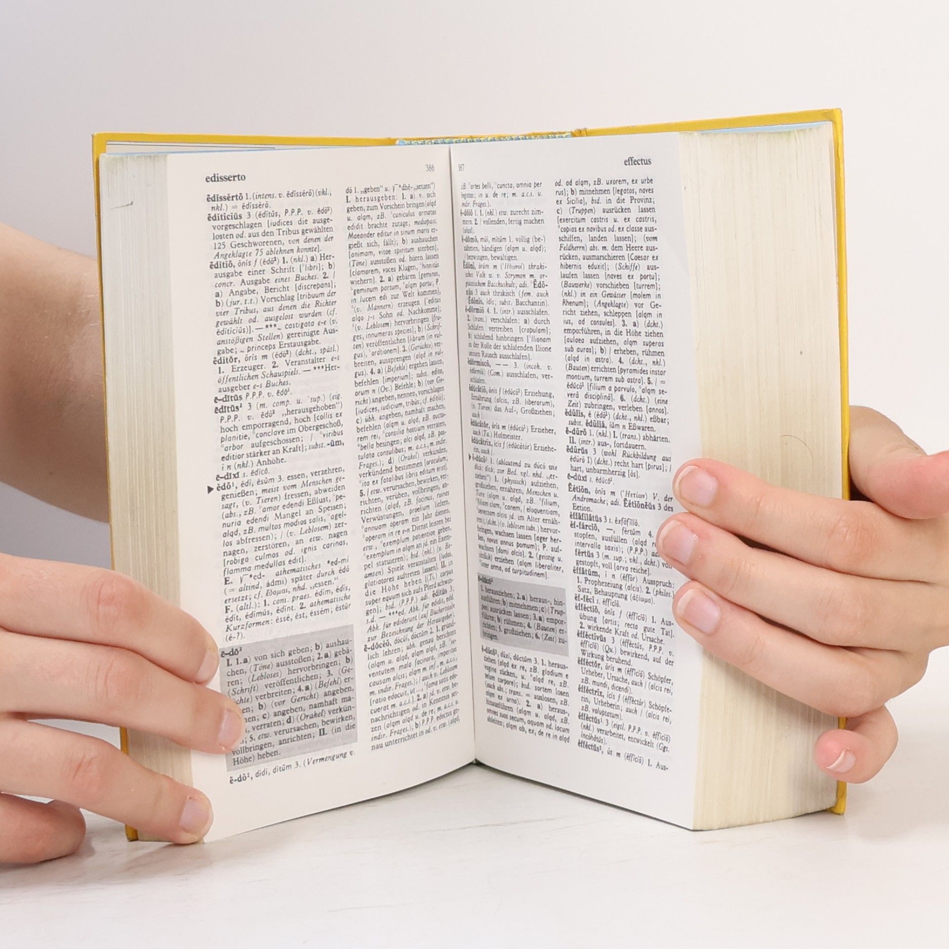Erich Pertsch Langenscheidts grosses Schulwörterbuch lateinisch-deutsch