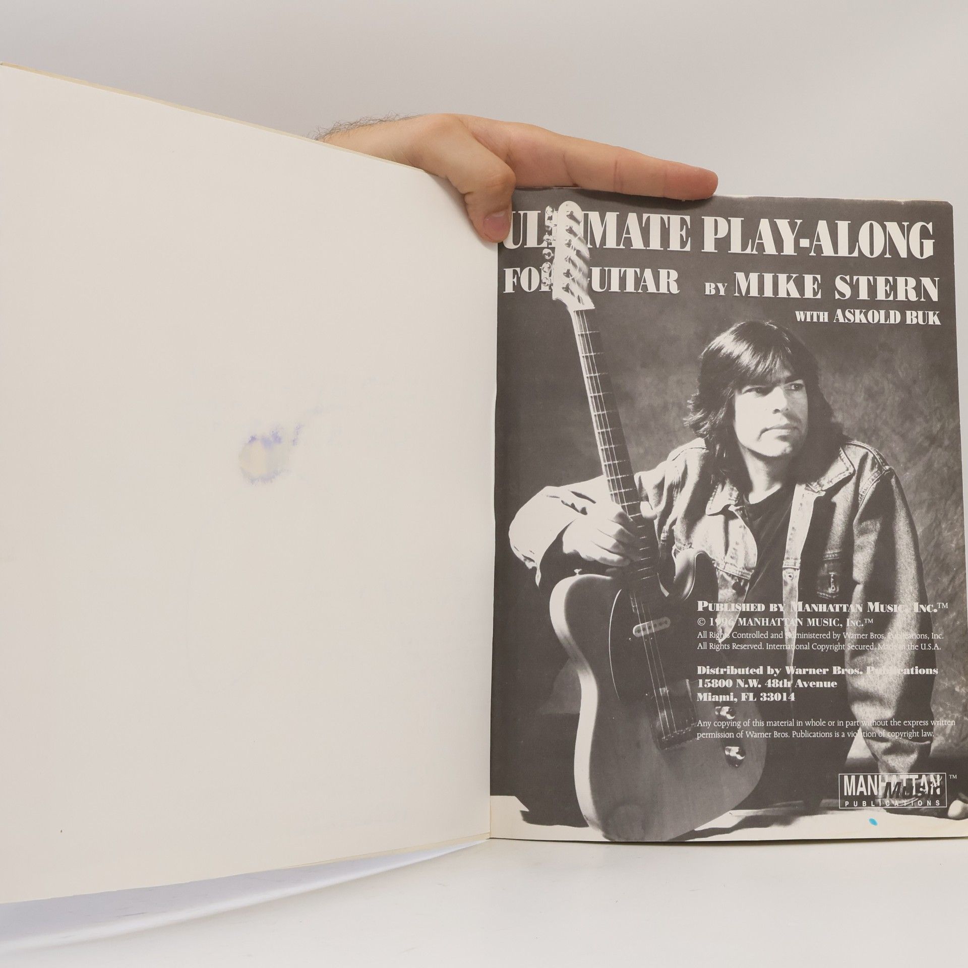 Mike Stern Ultimate Play-Along Series: Ultimate Play-Along for Guitar