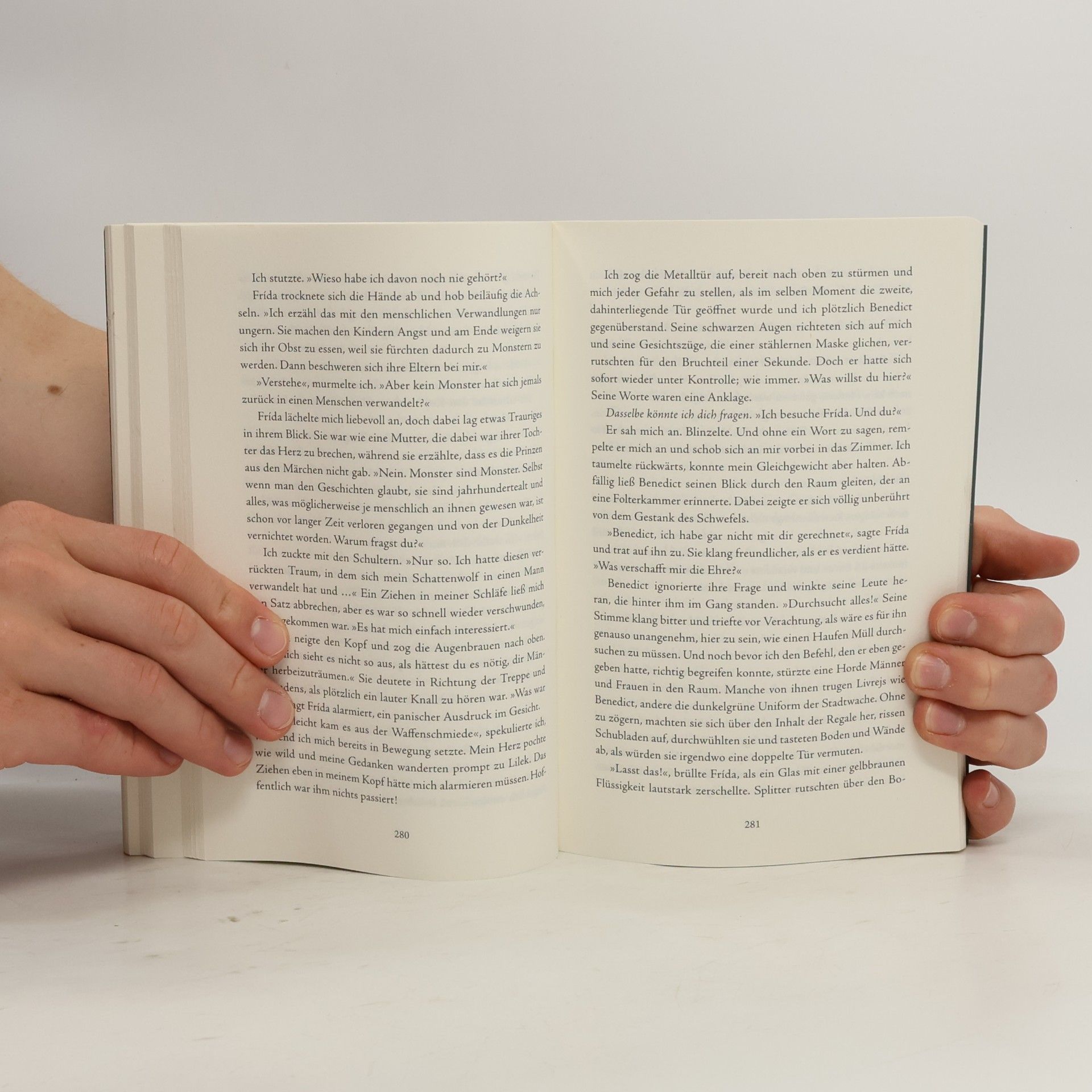 Laura Kneidl Herz aus Schatten