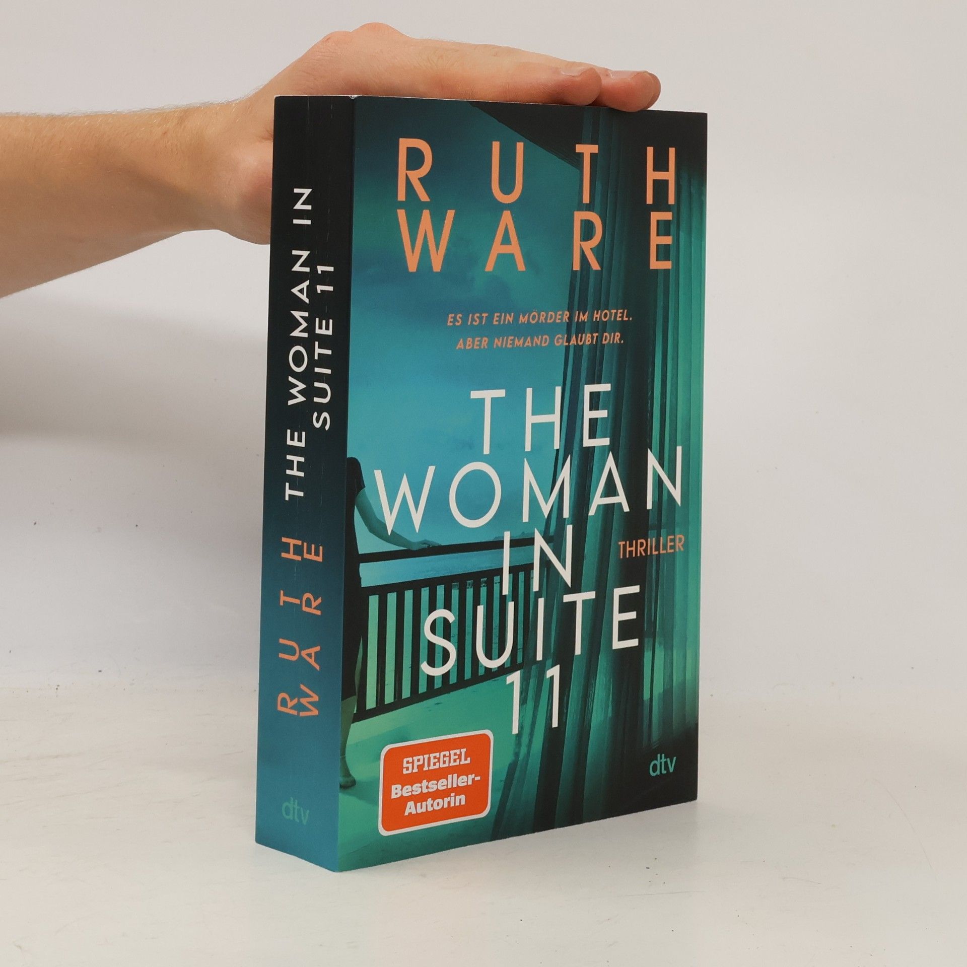 Ruth Ware The Woman in Suite 11