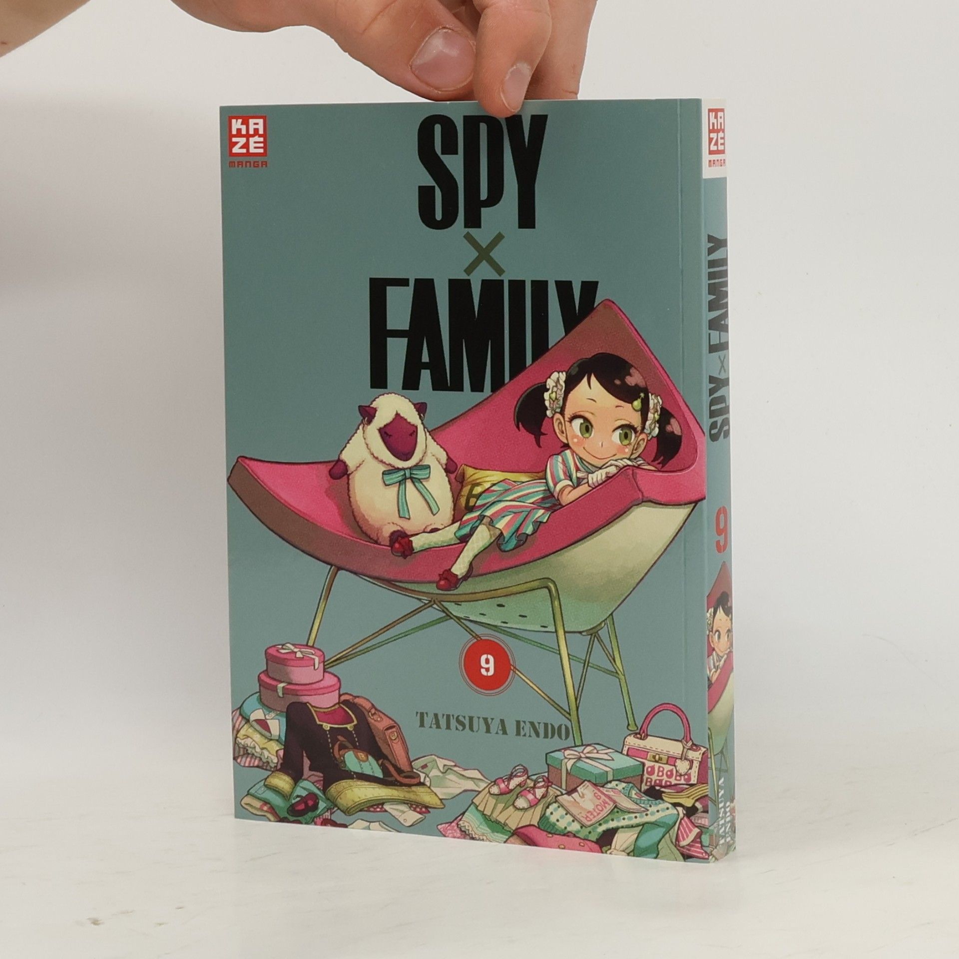Tacuja Endó Spy X Family 9