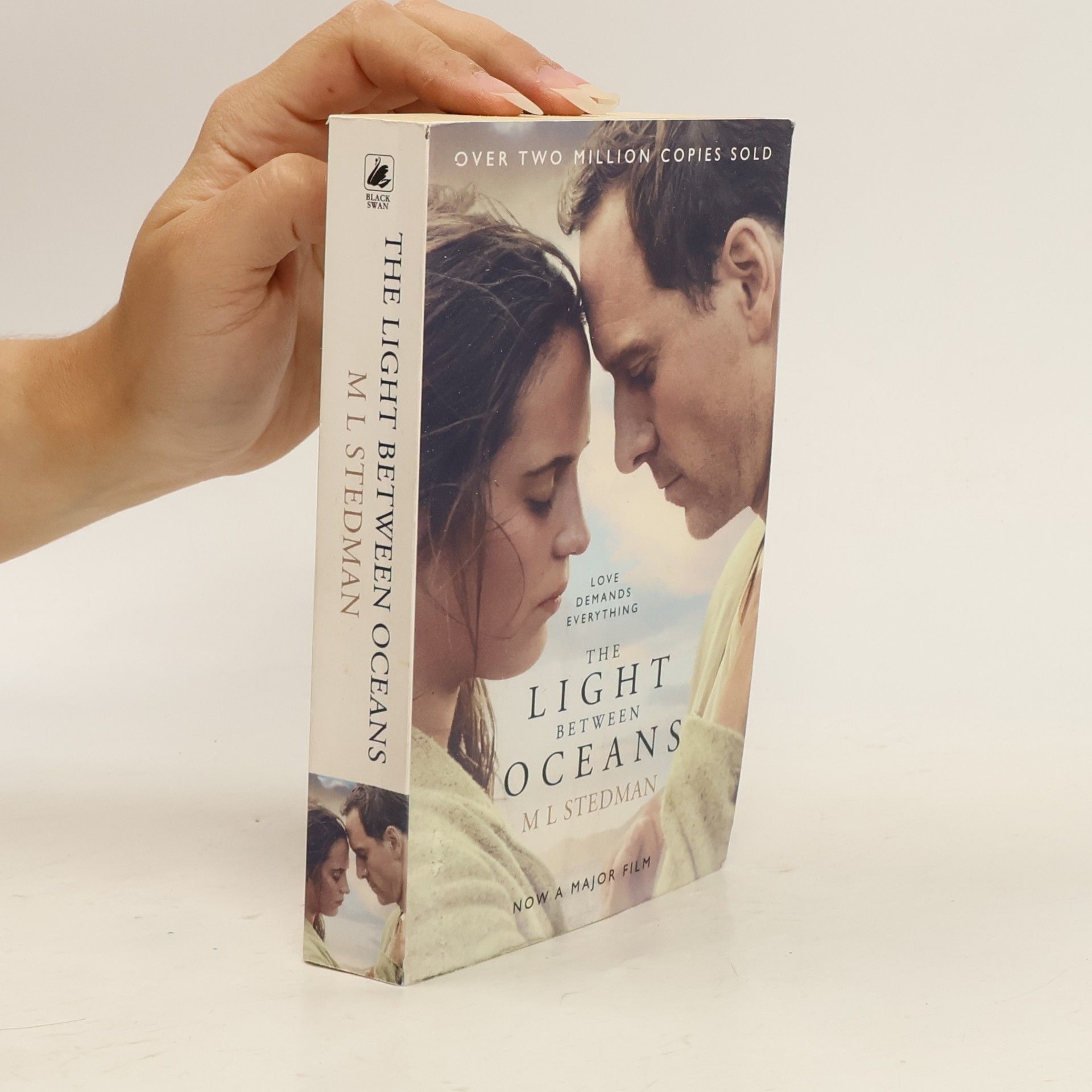 M. L. Stedman The Light Between Oceans
