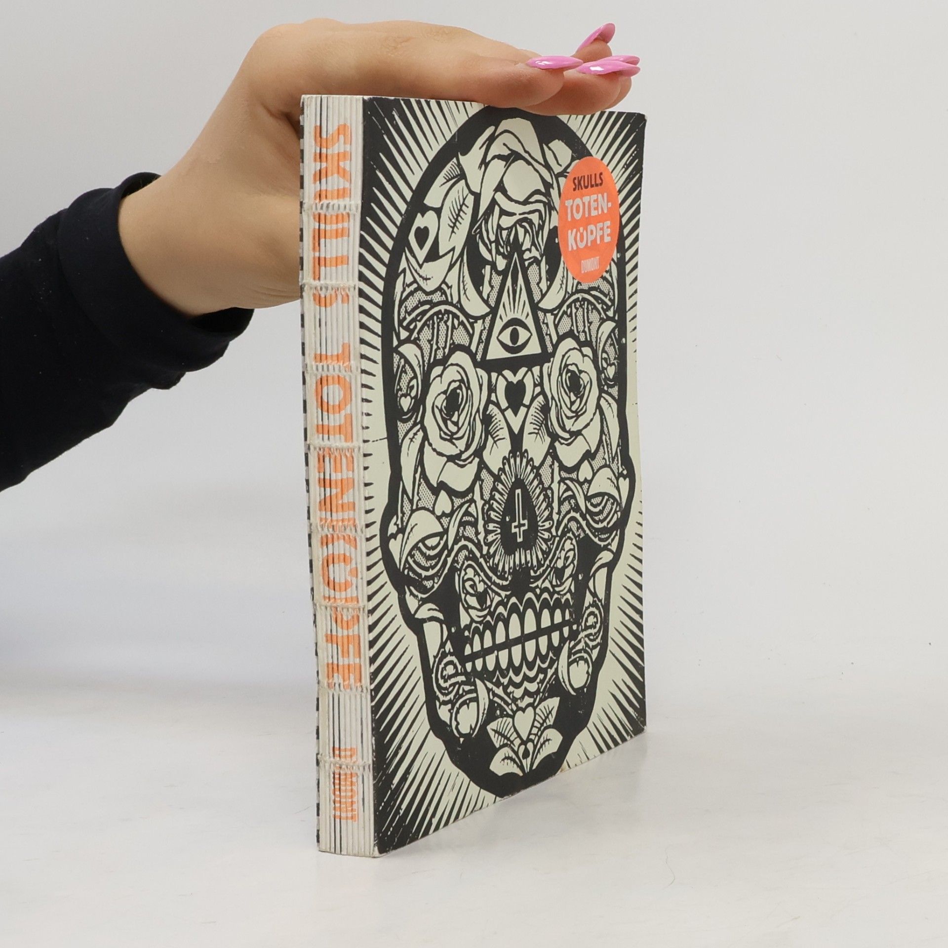 Faye Dowling Skulls. Totenköpfe