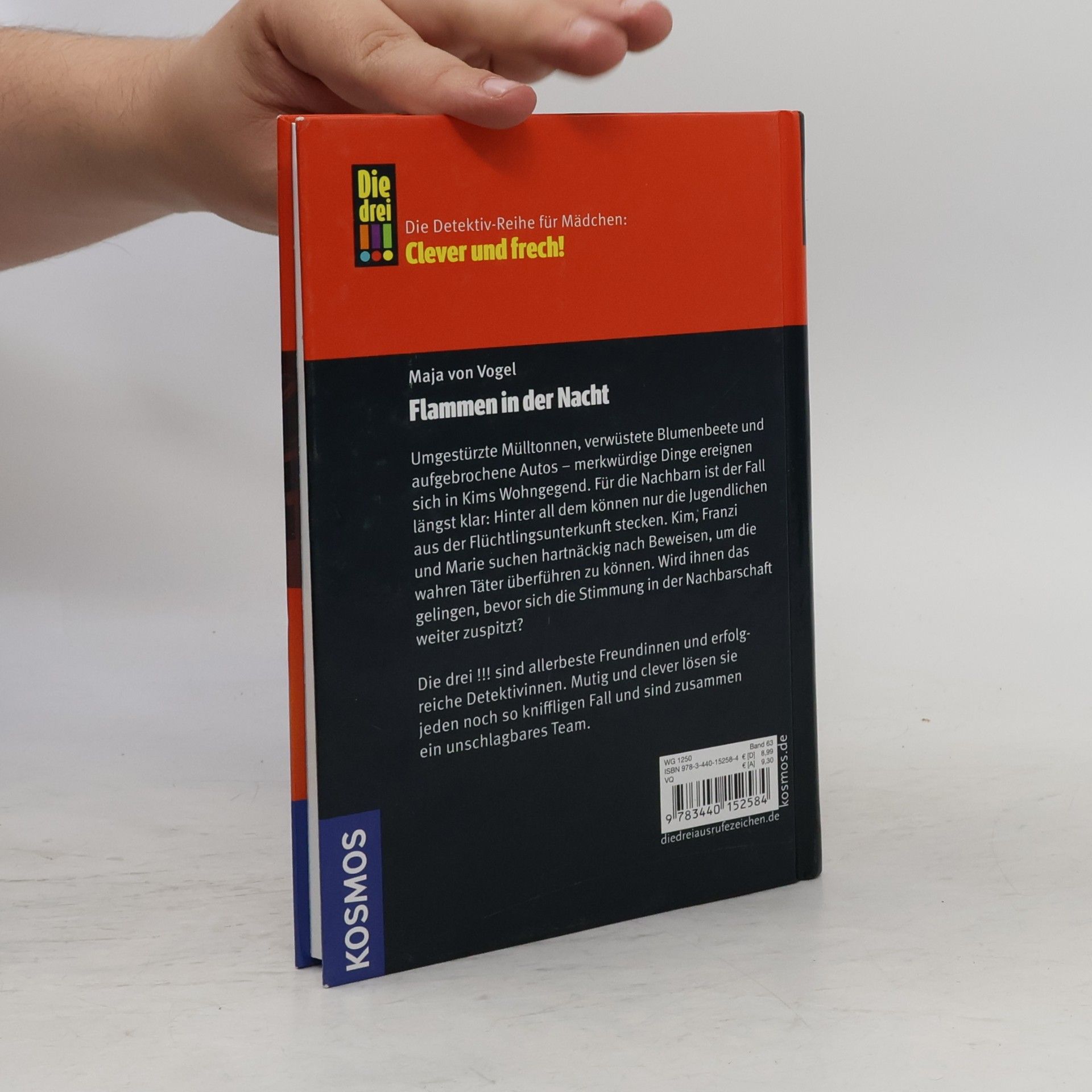 Maja von Vogel Flammen in der Nacht