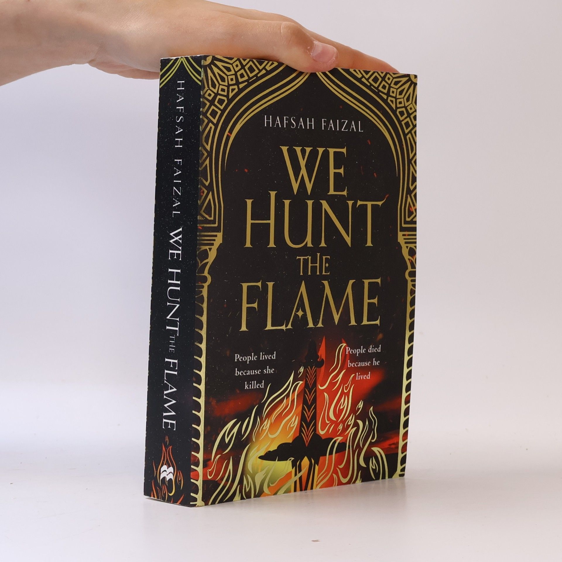 Hafsah Faizal We Hunt the Flame