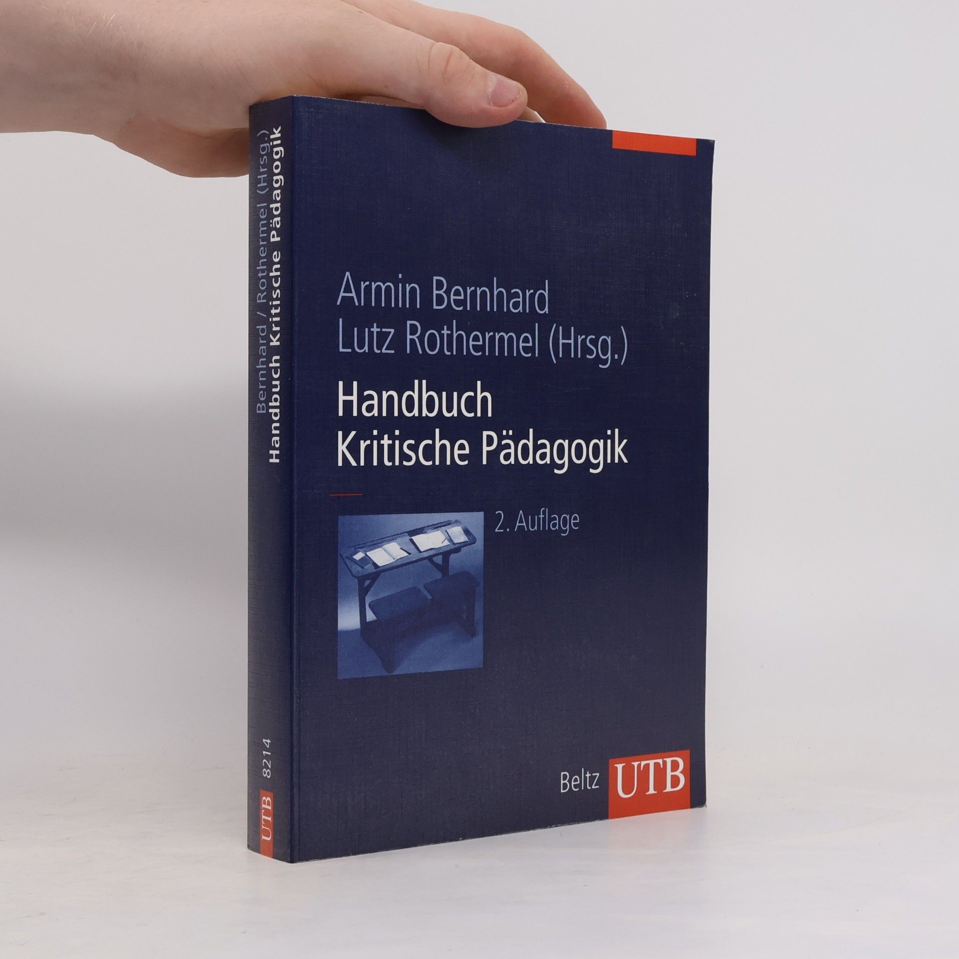 Handbuch Kritische Pädagogik