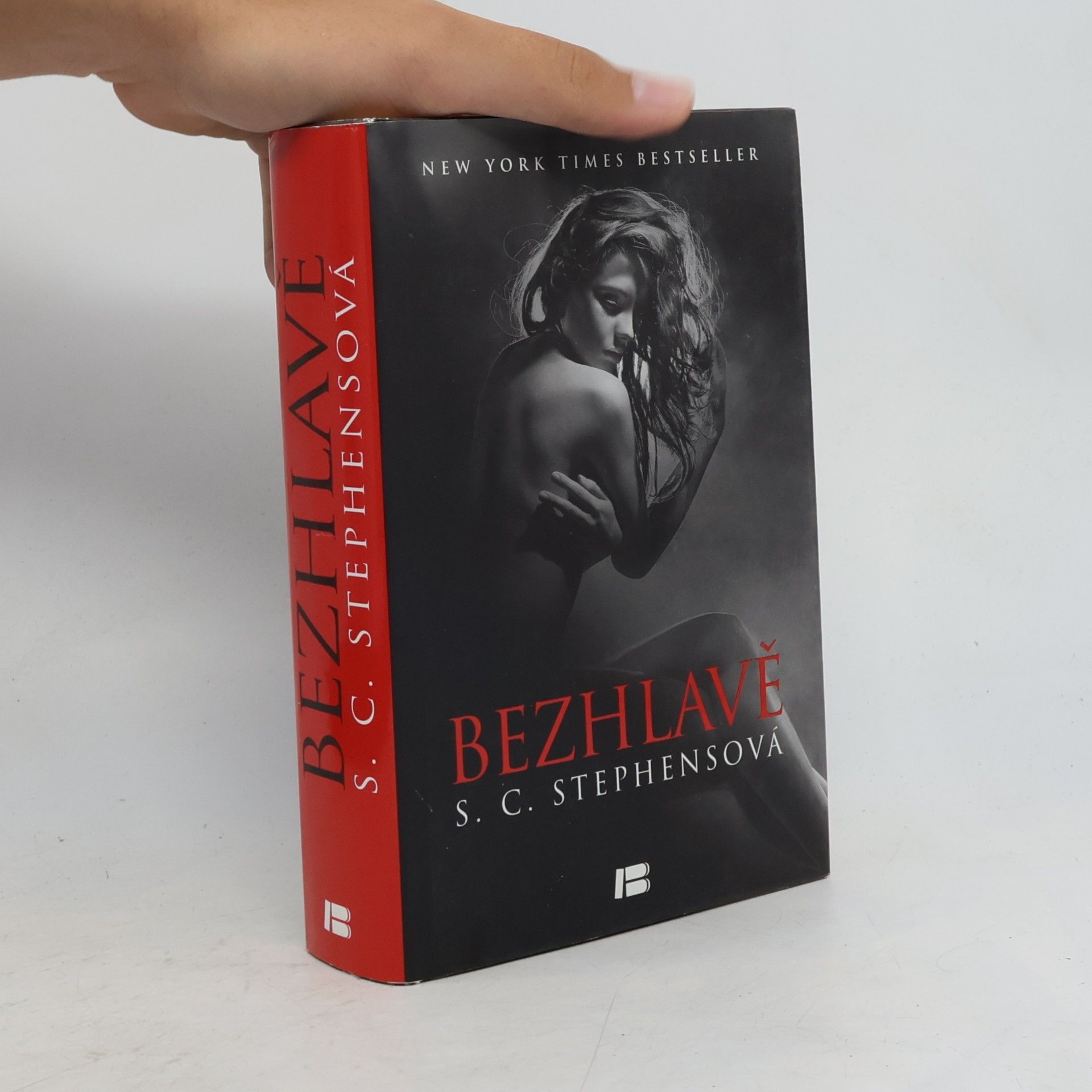 Bezhlavě