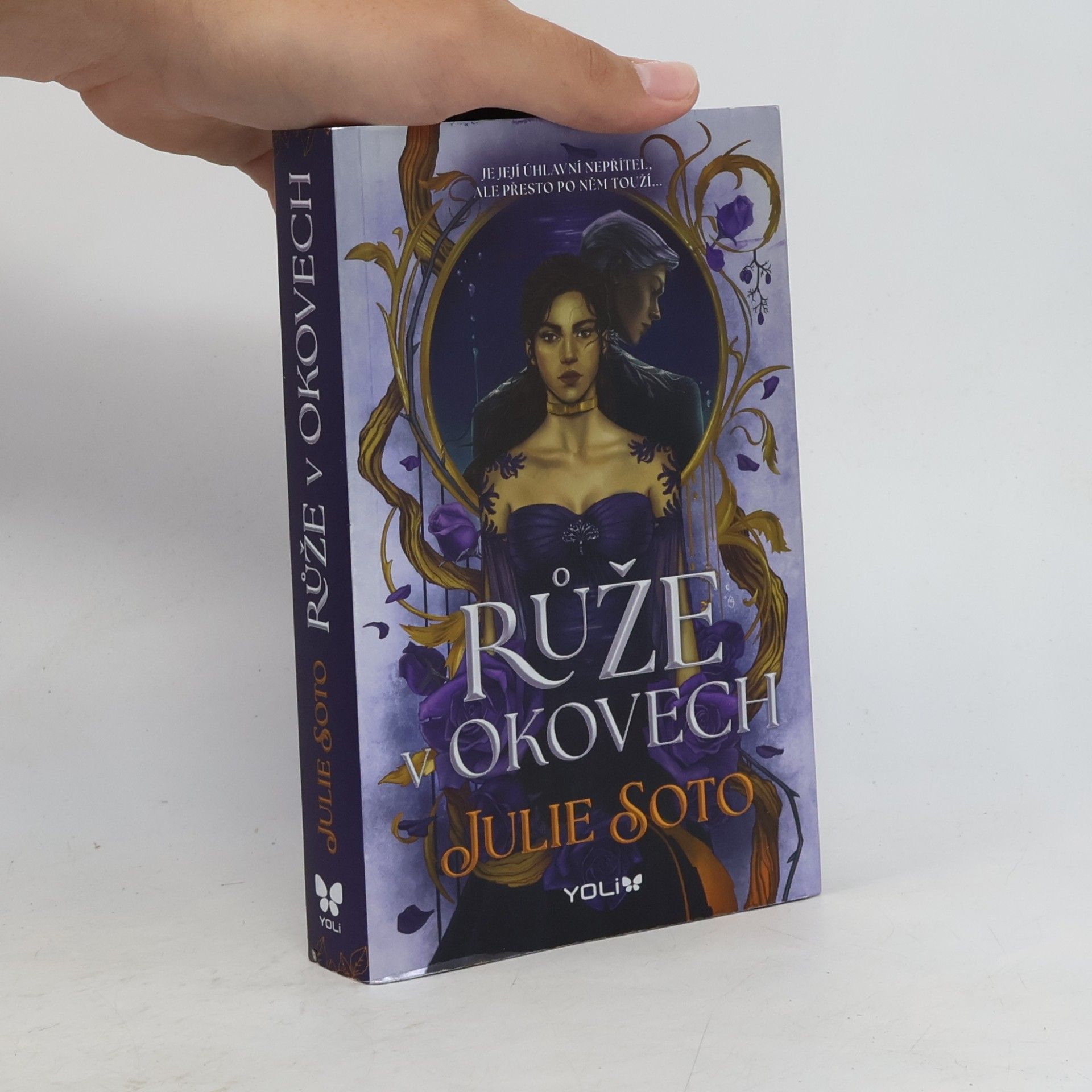 Julia Soto Růže v okovech