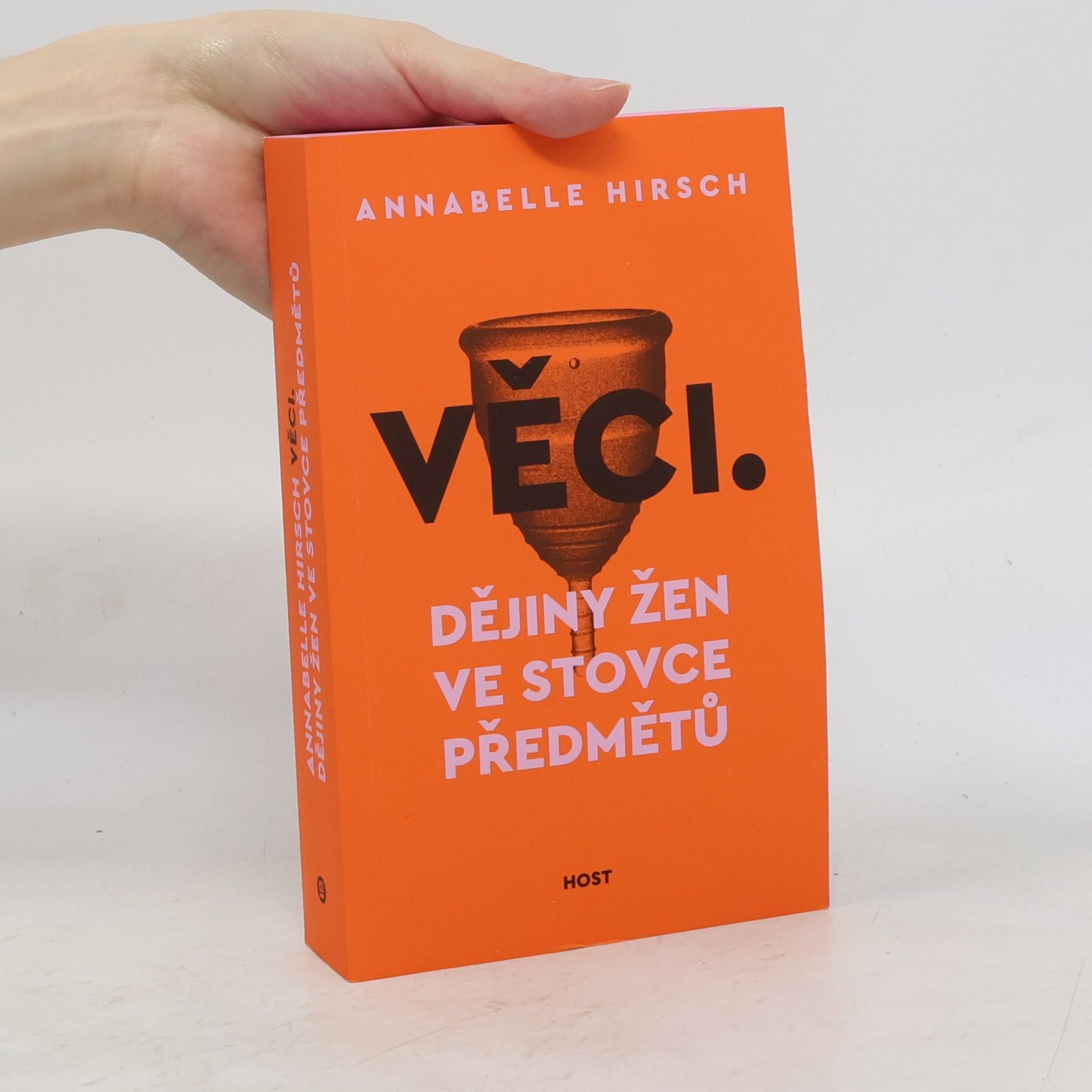 Věci: Dějiny žen ve stovce předmětů