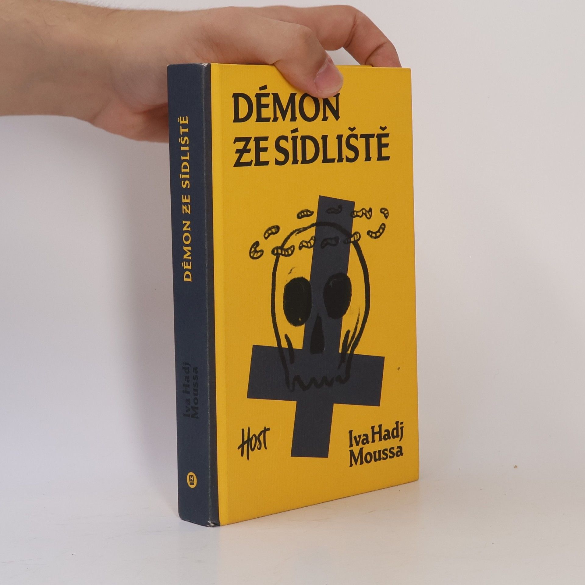 Iva Hadj Moussa Démon ze sídliště