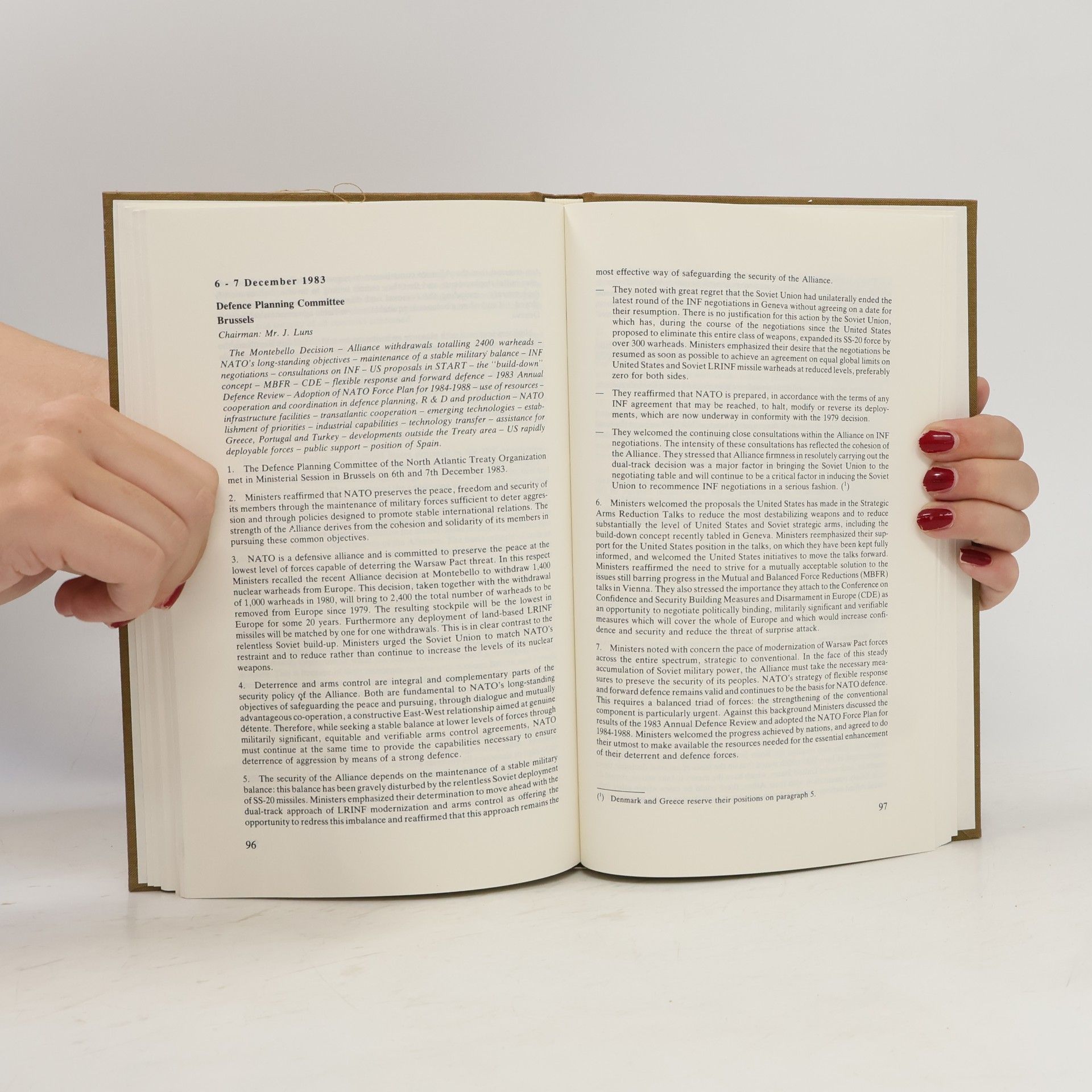 Various authors Nato: Final Communiques III. 1981-1985