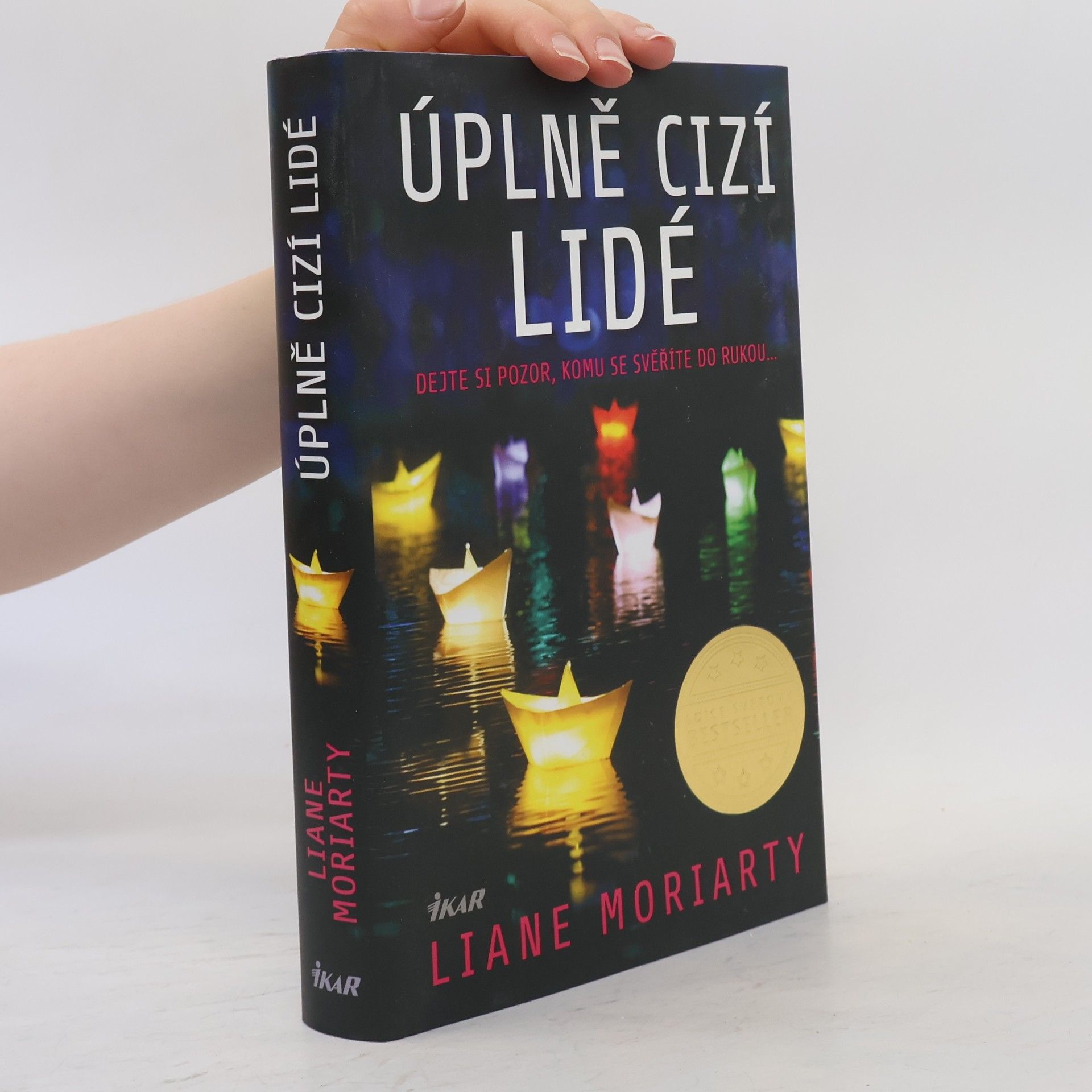 Úplně cizí lidé