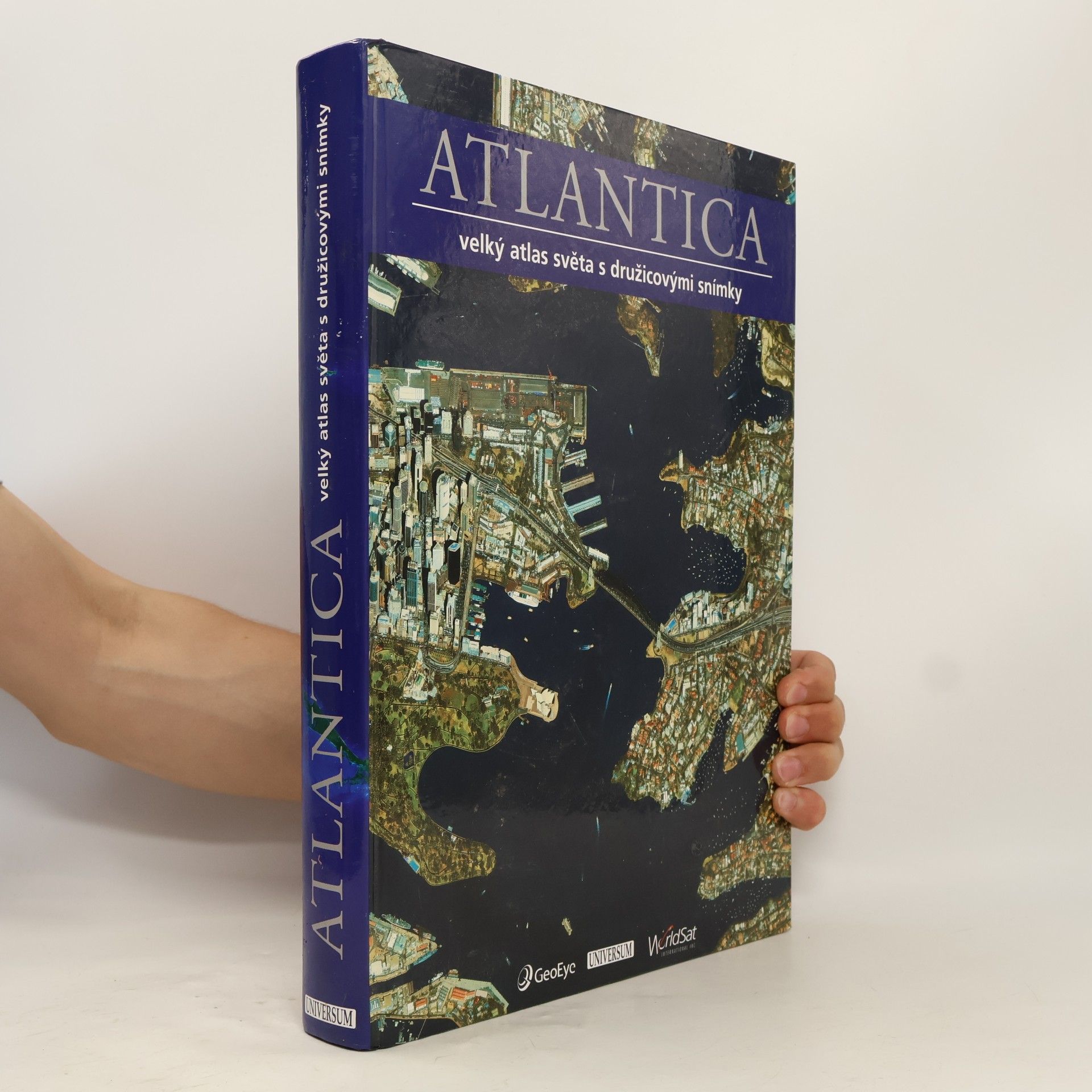 Irmgard Sigg Atlantica: Velký atlas světa s družicovými snímky