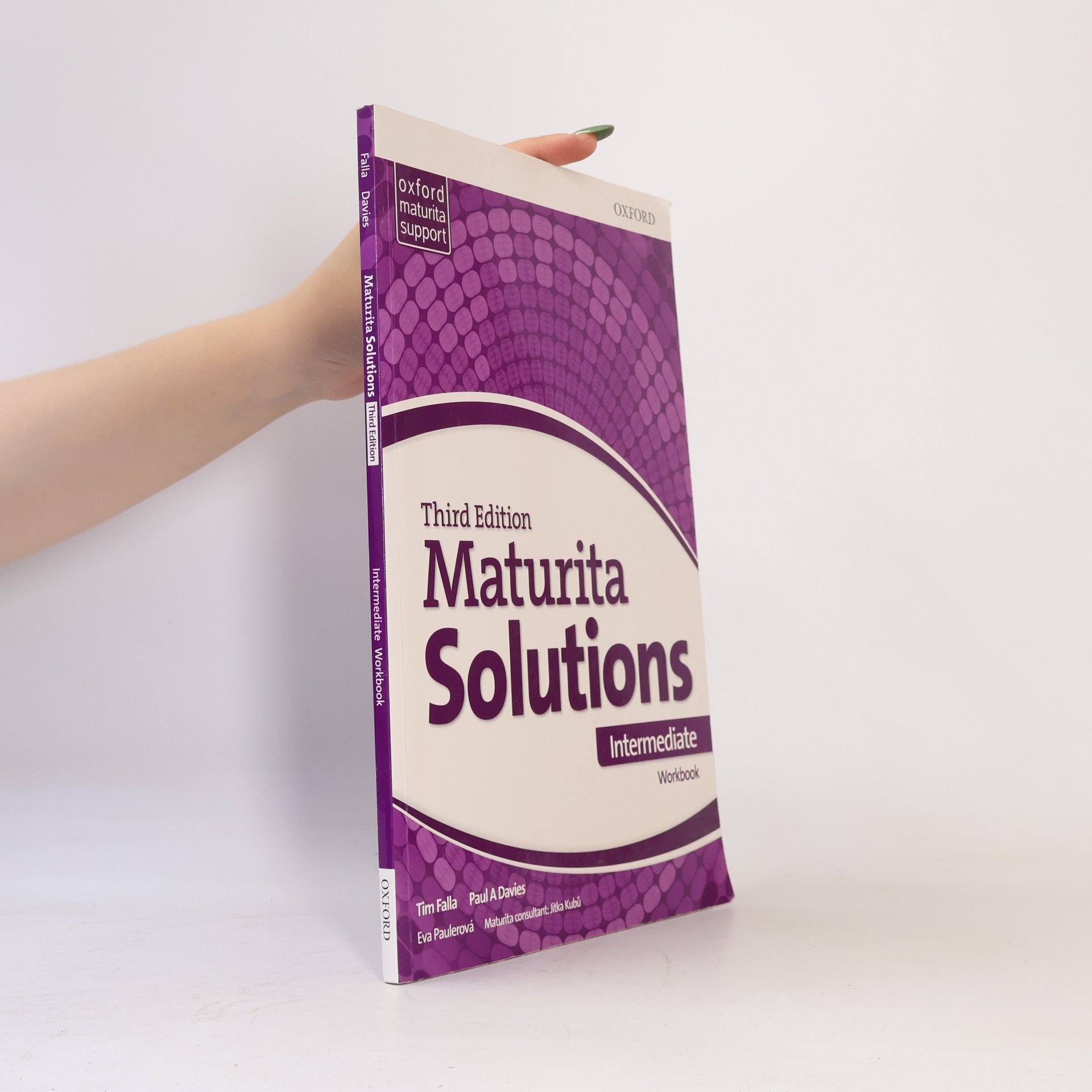 Kolektiv autorů Maturita Solutions: Intermediate - Workbook