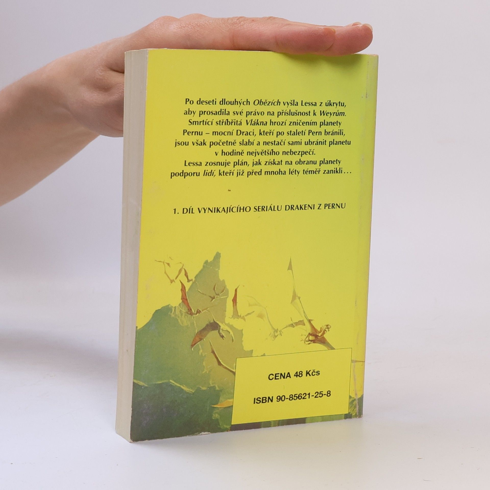 Anne McCaffrey Drakeni z Pernu 1. Dračí let