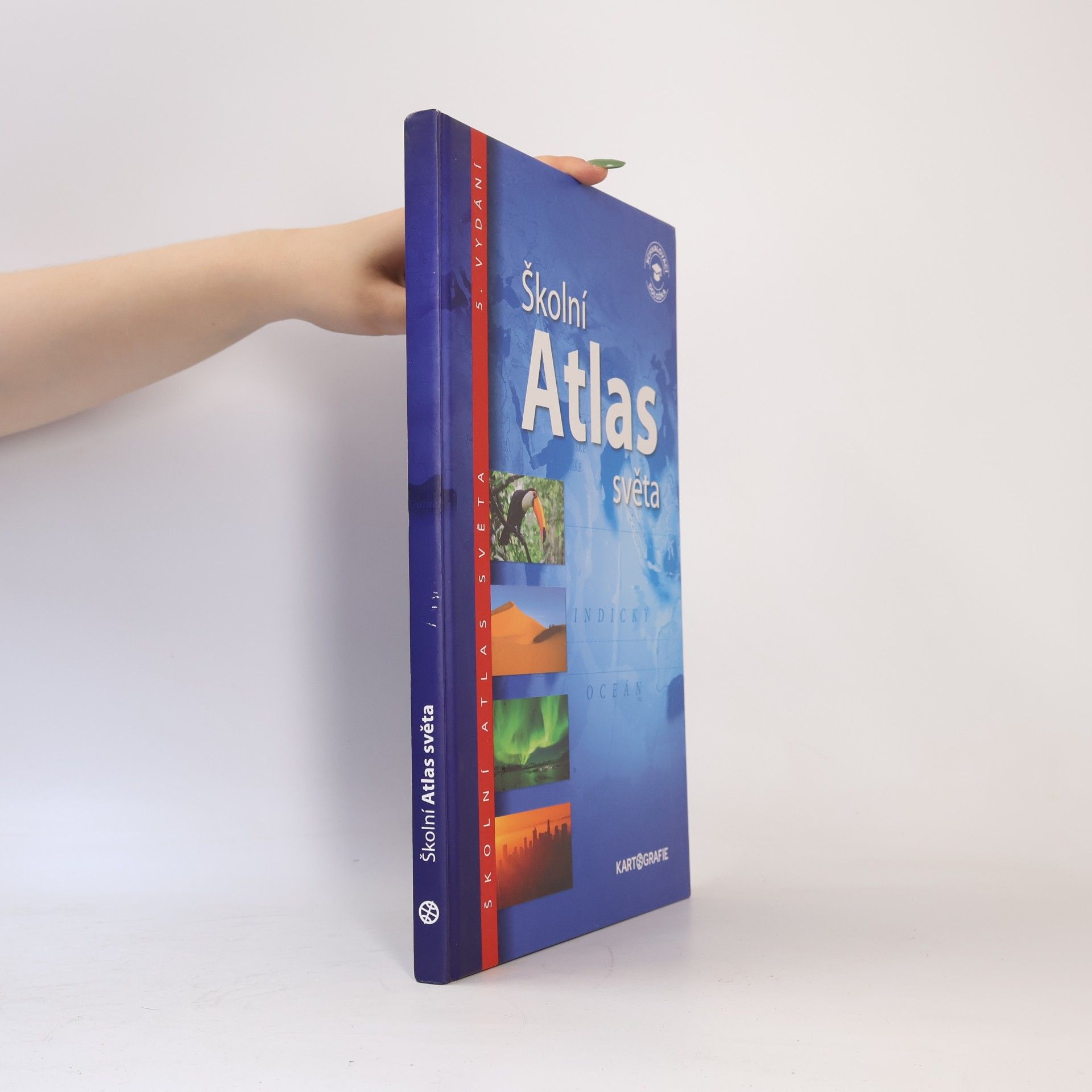 AA.VV. Školní atlas světa