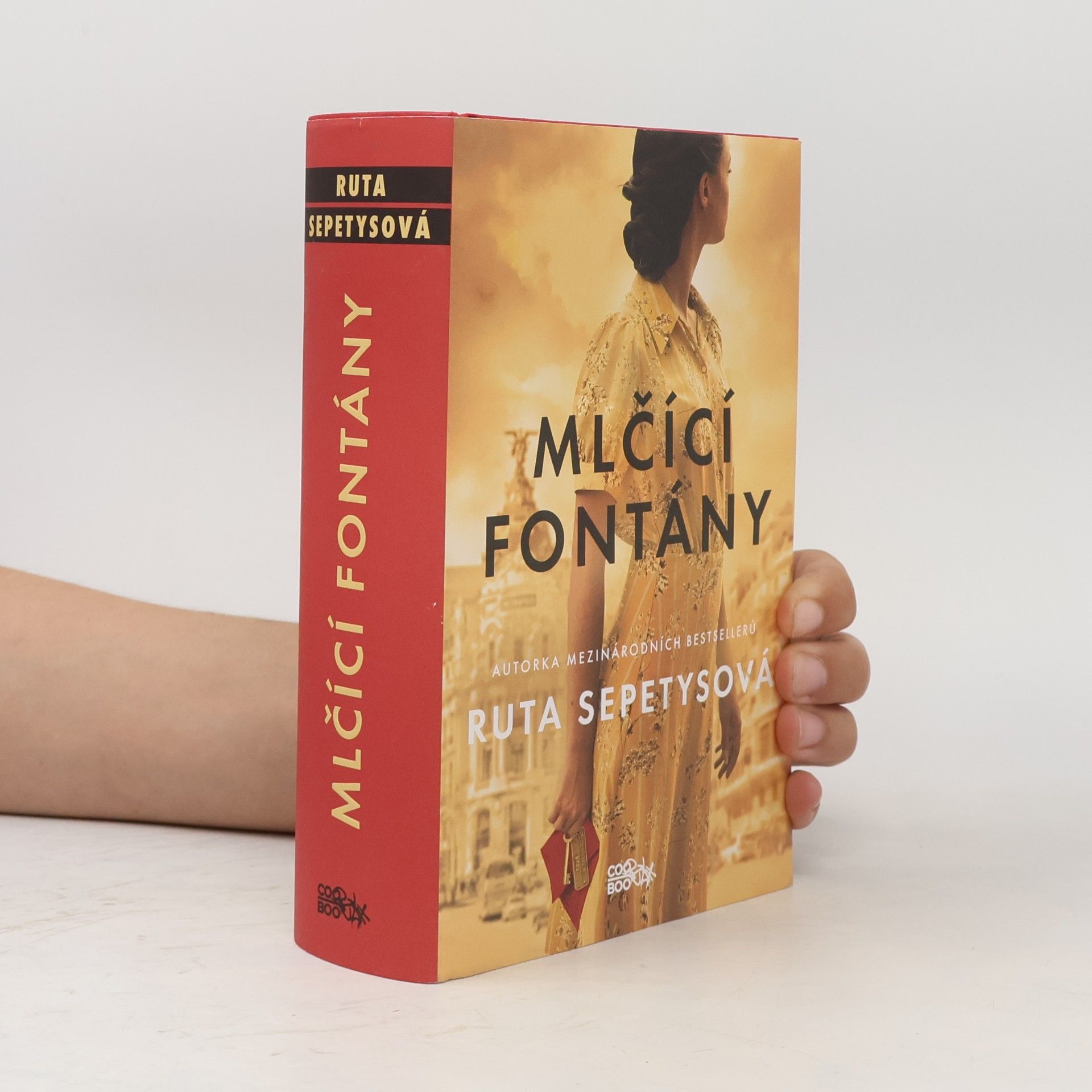 Ruta Sepetys Mlčící fontány